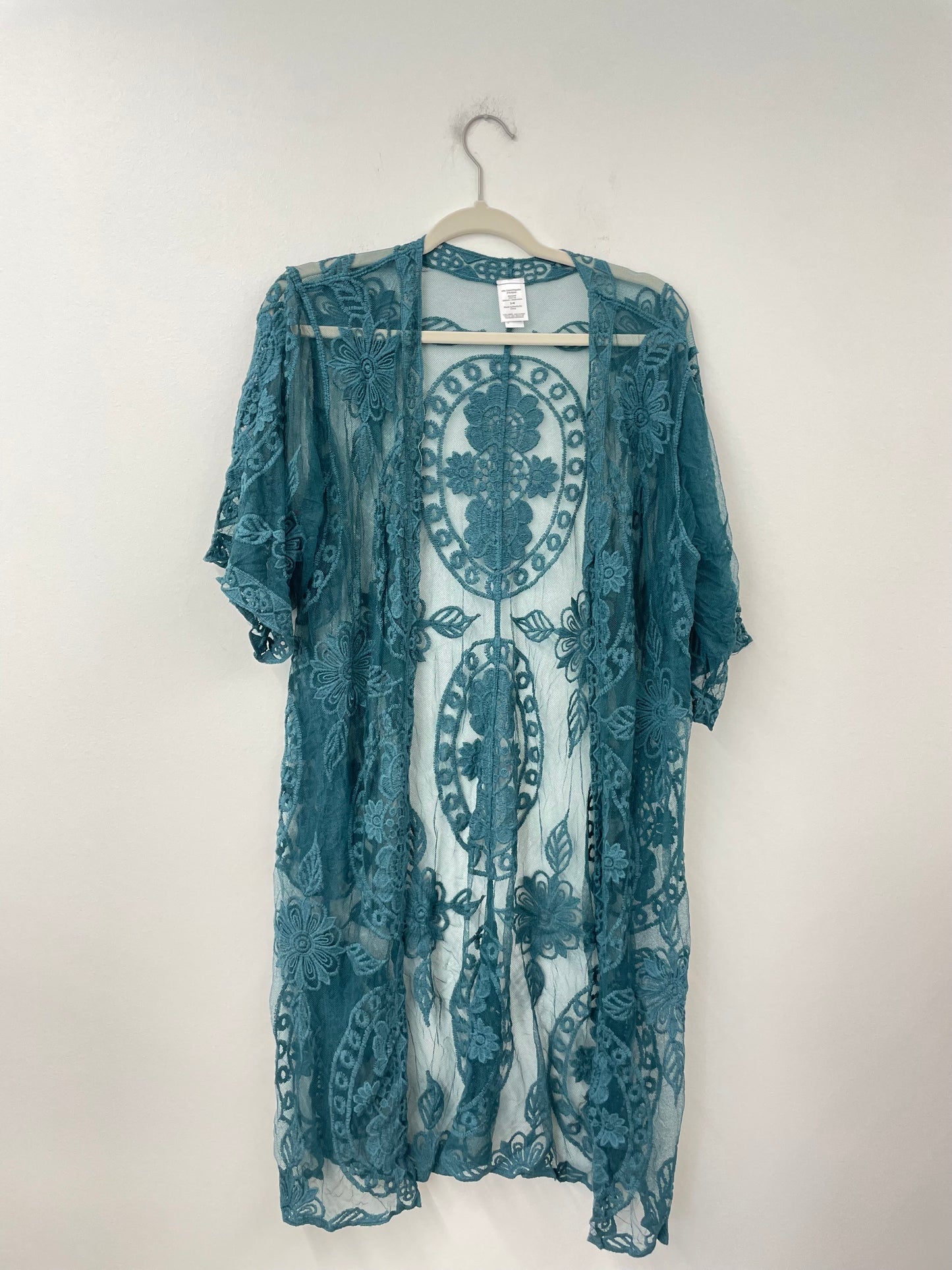 Time and Tru lace layering piece Size S/ M / EUC