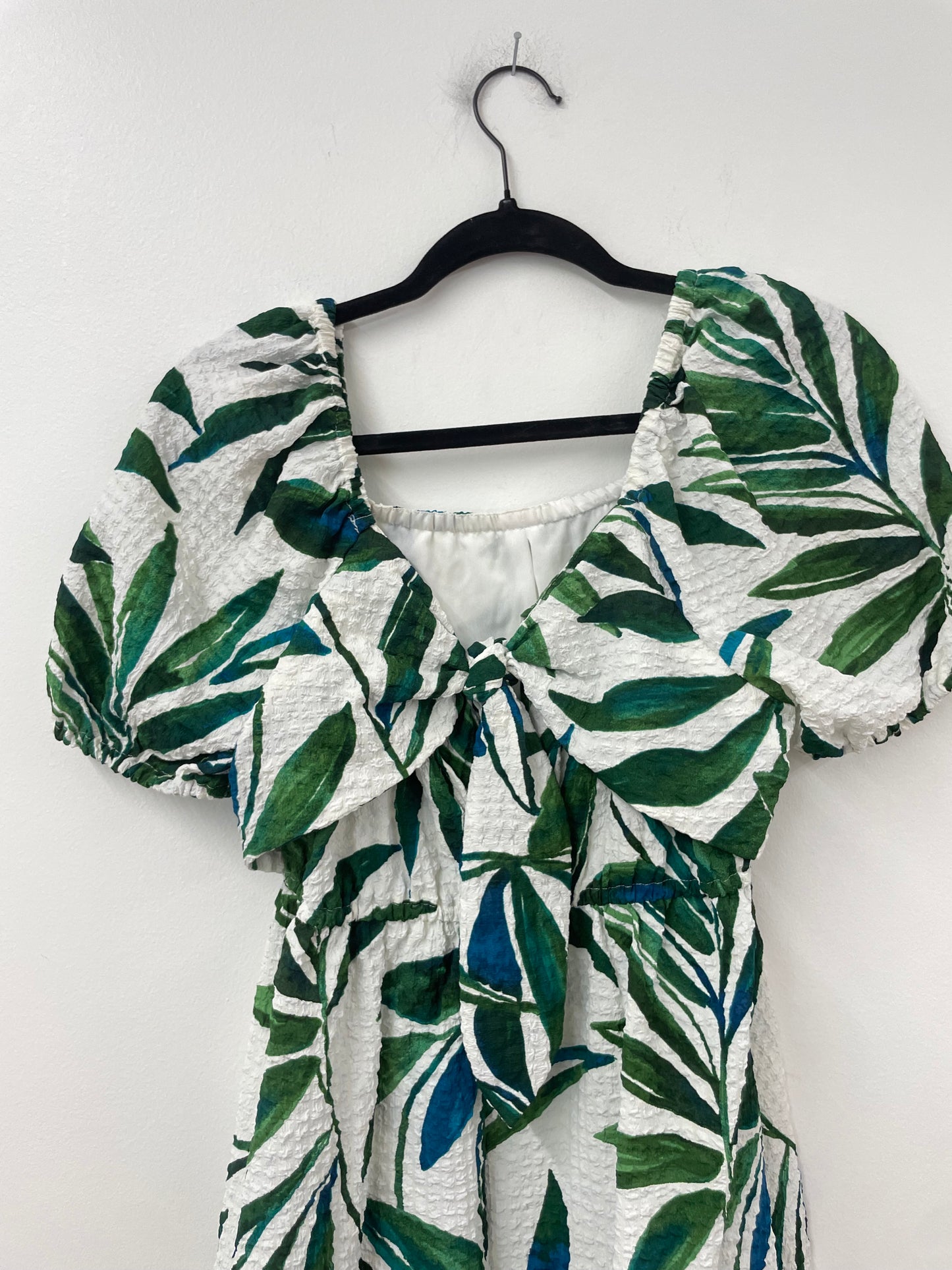 Time and Tru puffed sleeve tie back mini dress Size S / EUC