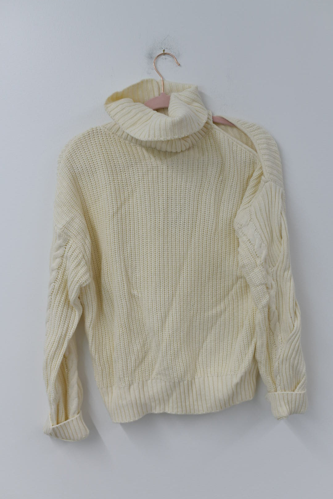 Sofia sweater Size M / NWT