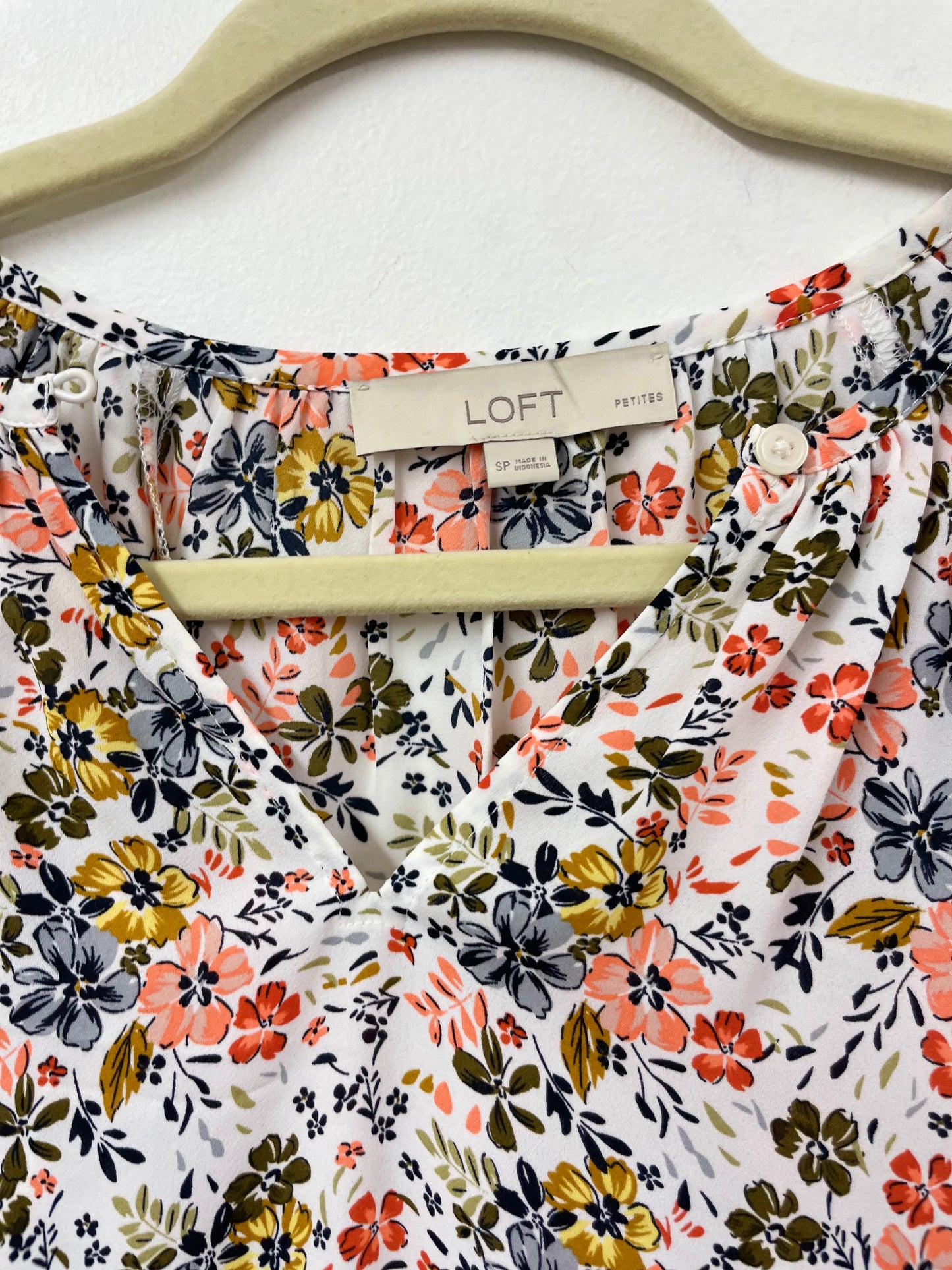 Loft short sleeve blouse Size SP/ EUC
