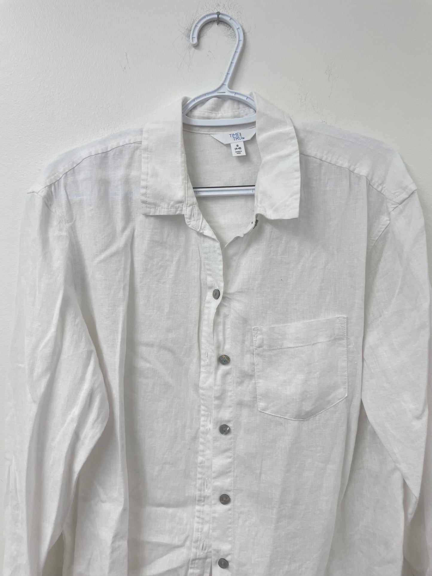 Time and Tru button down blouse Size S / EUC