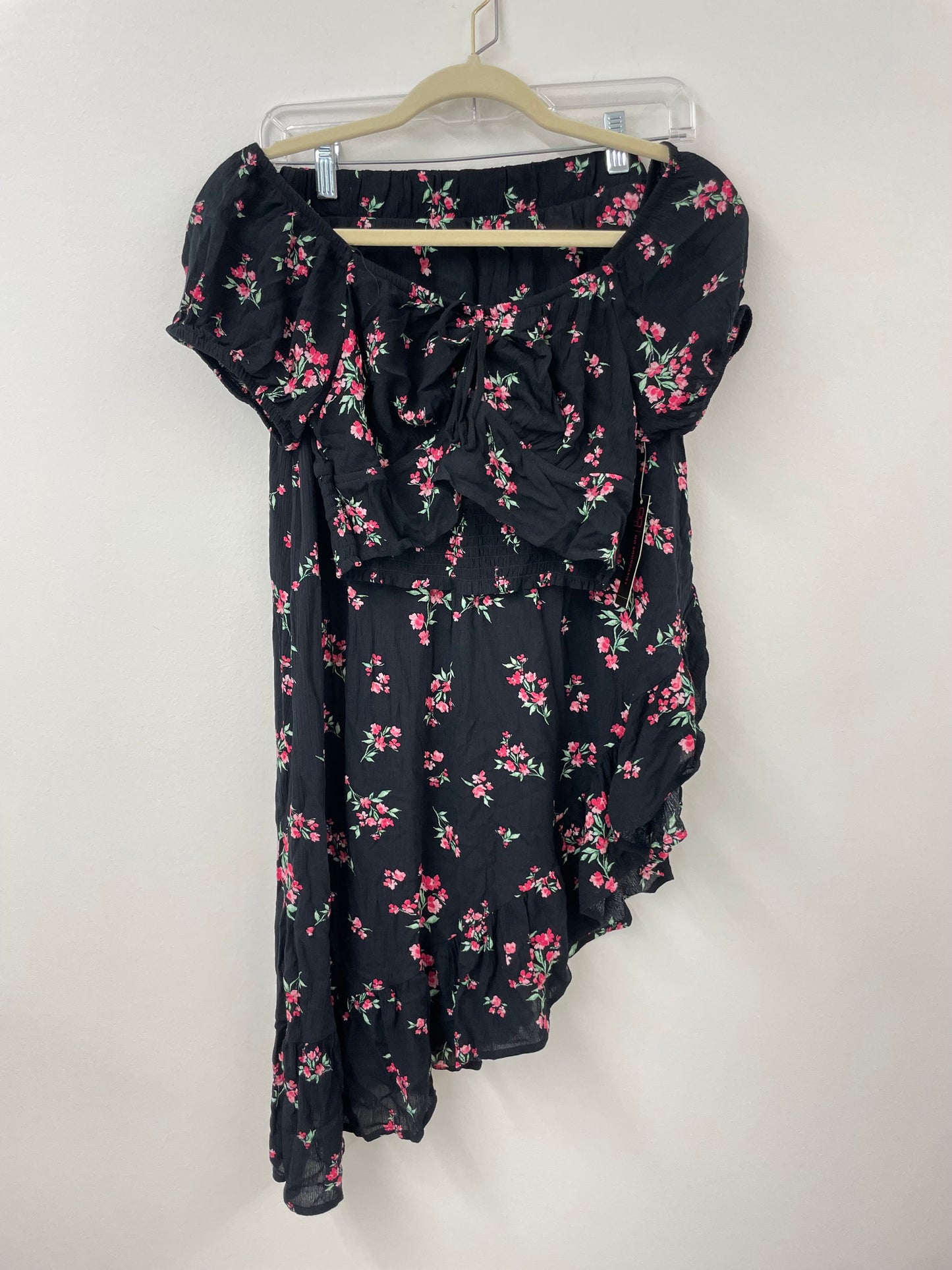 No Boundaries floral top& skirt set Size M / NWT