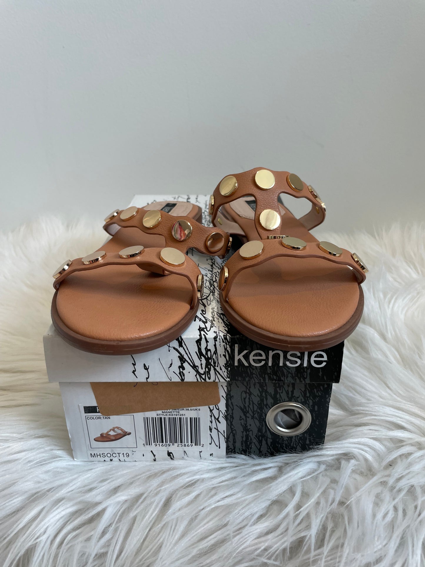 Kensie Sandal Size 7.5 fits like 8
