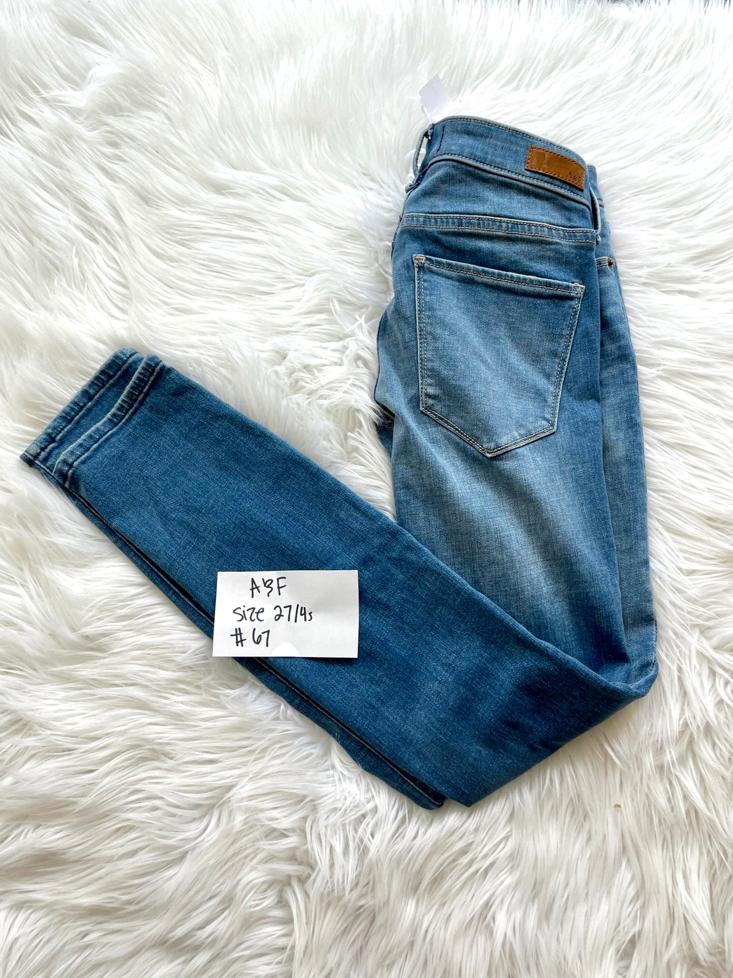 Abercrombie & Fitch jeans Size 27/4s / NWT