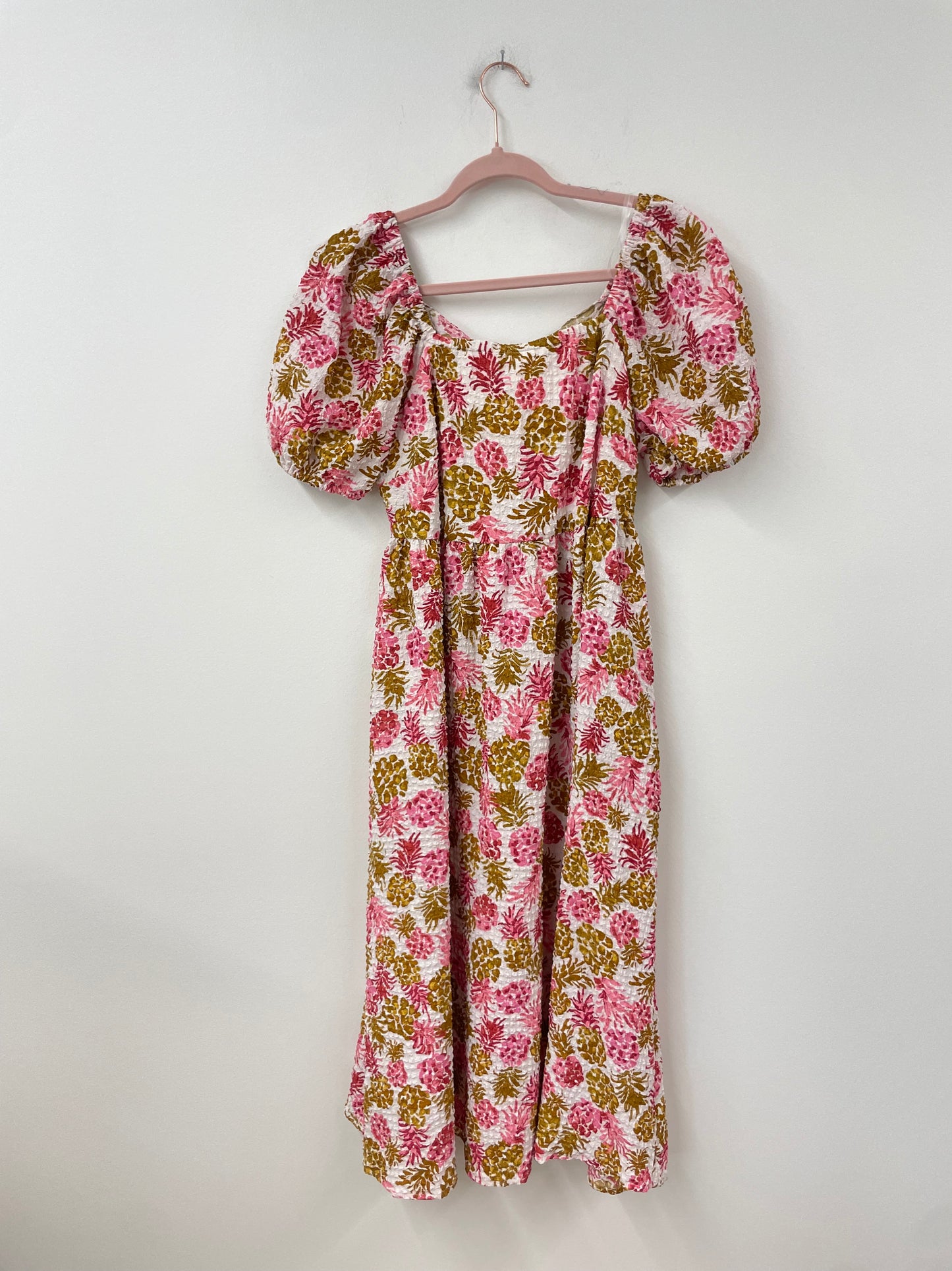 Time and Tru puffed sleeve tie back midi dress Size S / EUC