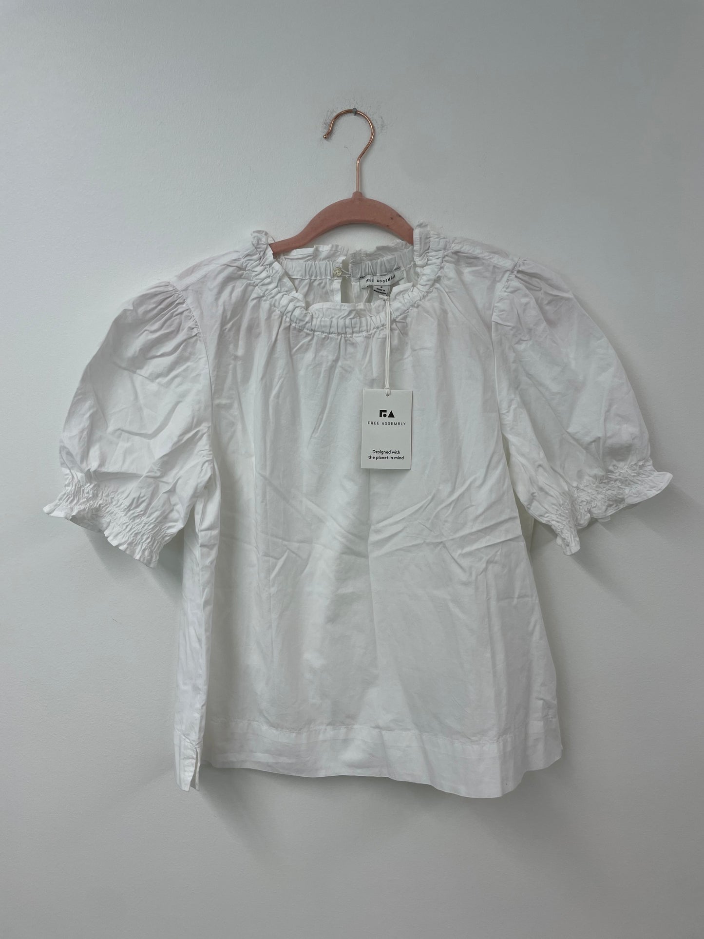 Free Assembly ruff neck top Size S / NWT