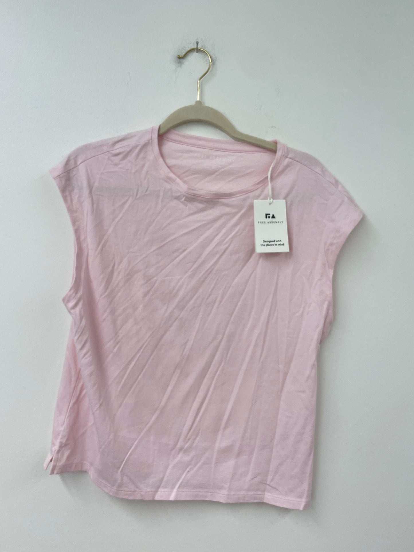 Free Assembly short sleeve tee Size S / NWT