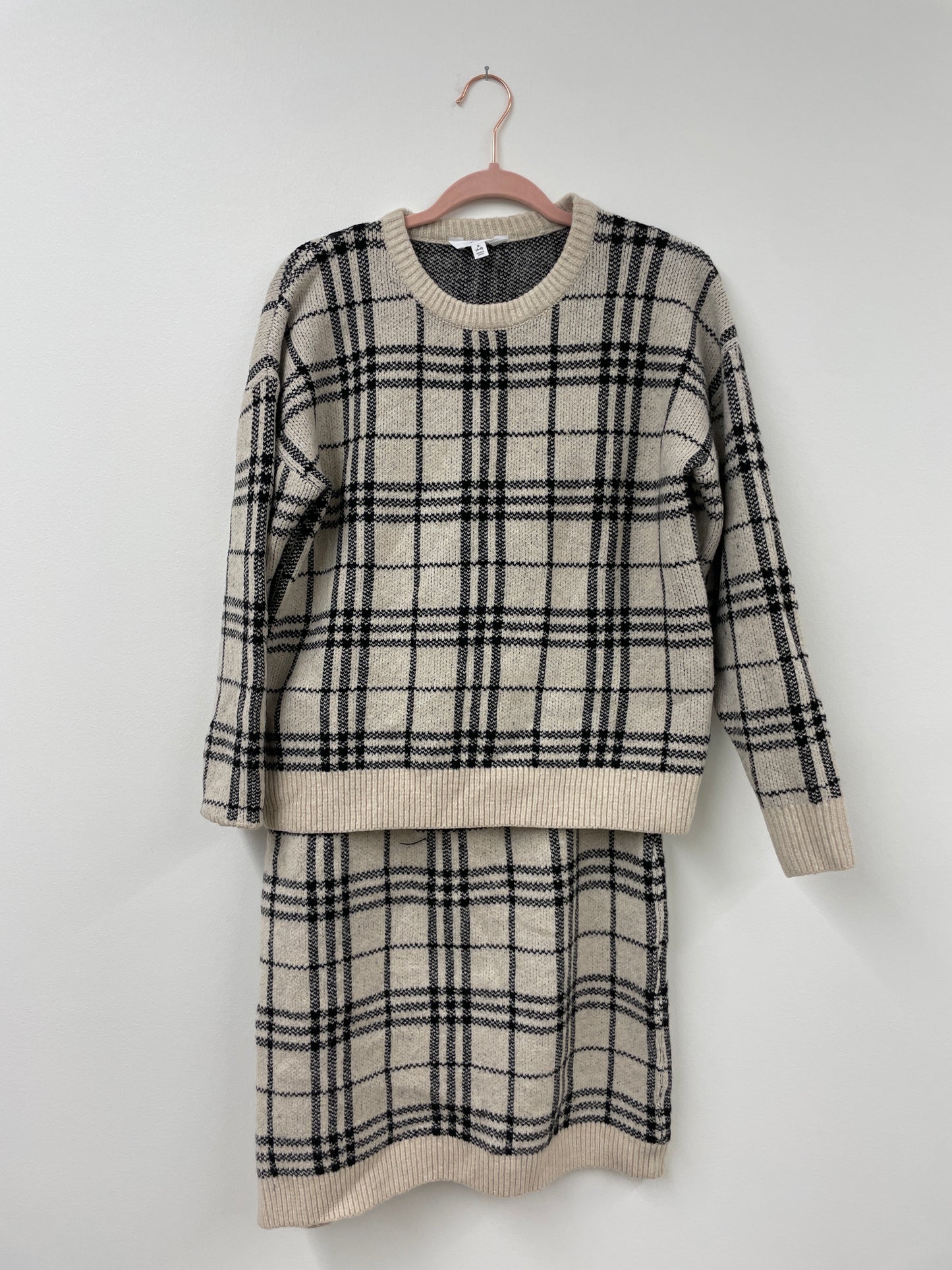 Time and Tru sweater / skirt set Size S