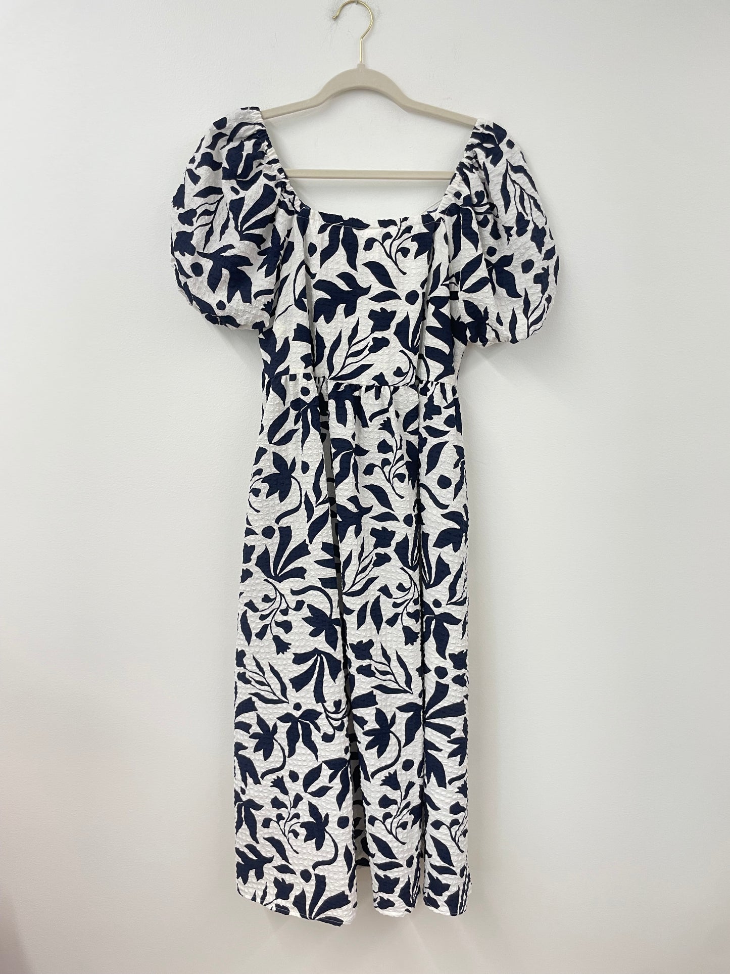 Time and Tru tie back puffed sleeve midi dress Size S /EUC