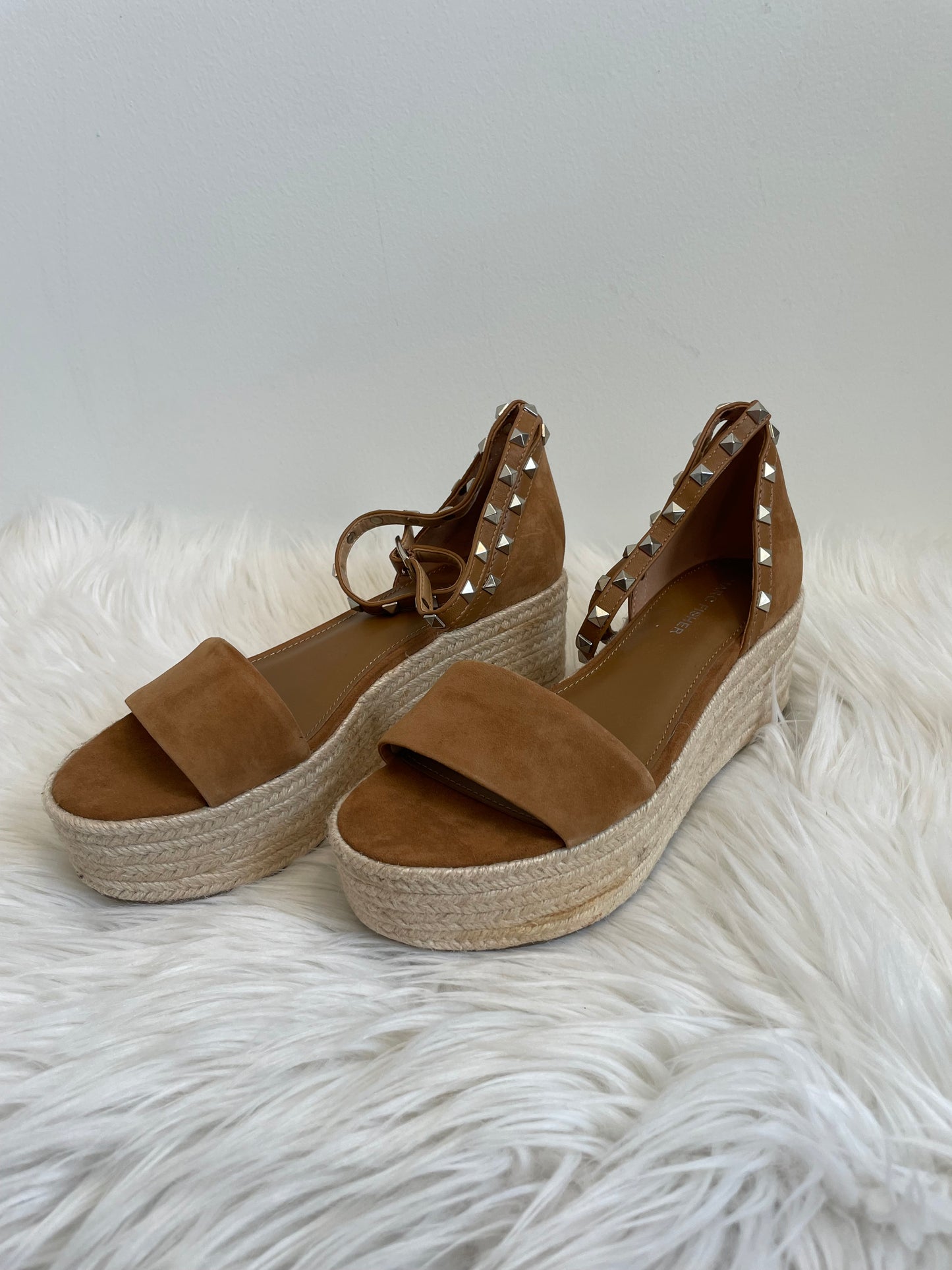 Marc Fisher light brown suede platform sandals Size 8