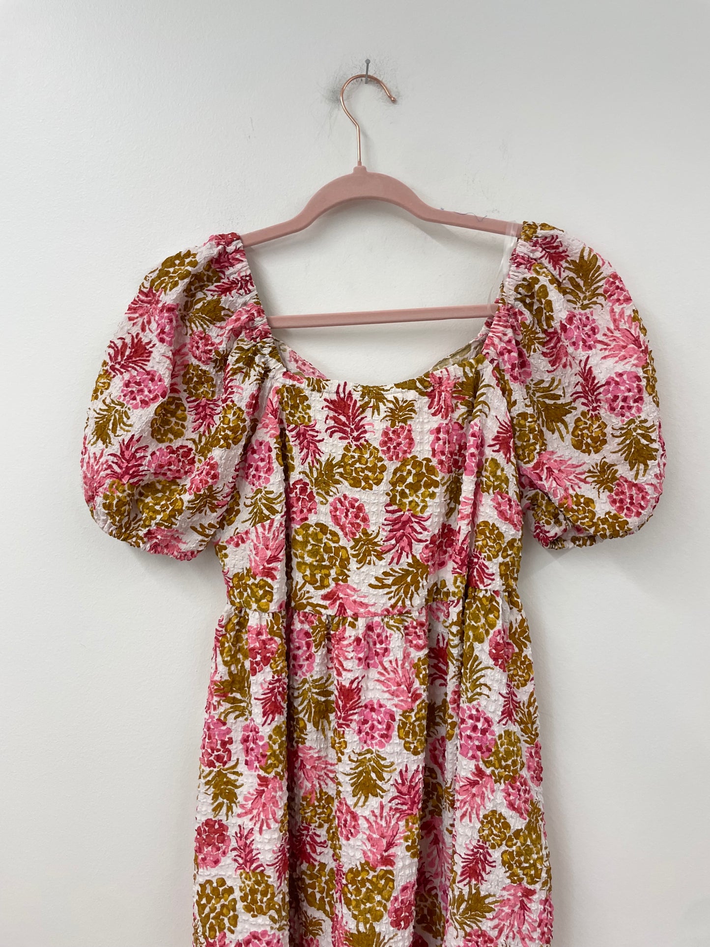 Time and Tru puffed sleeve tie back midi dress Size S / EUC
