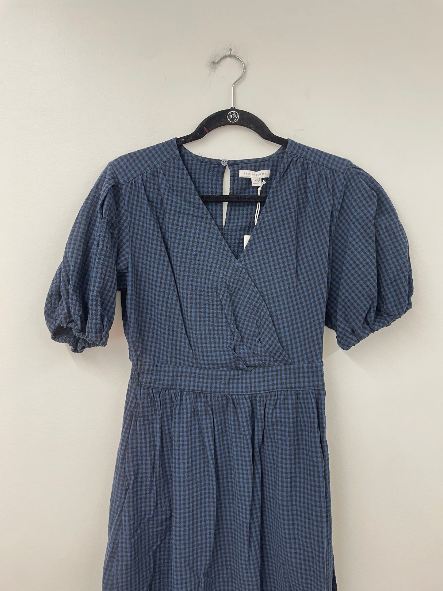 Free Assembly v-neck faux wrap midi dress Size XS /NWT