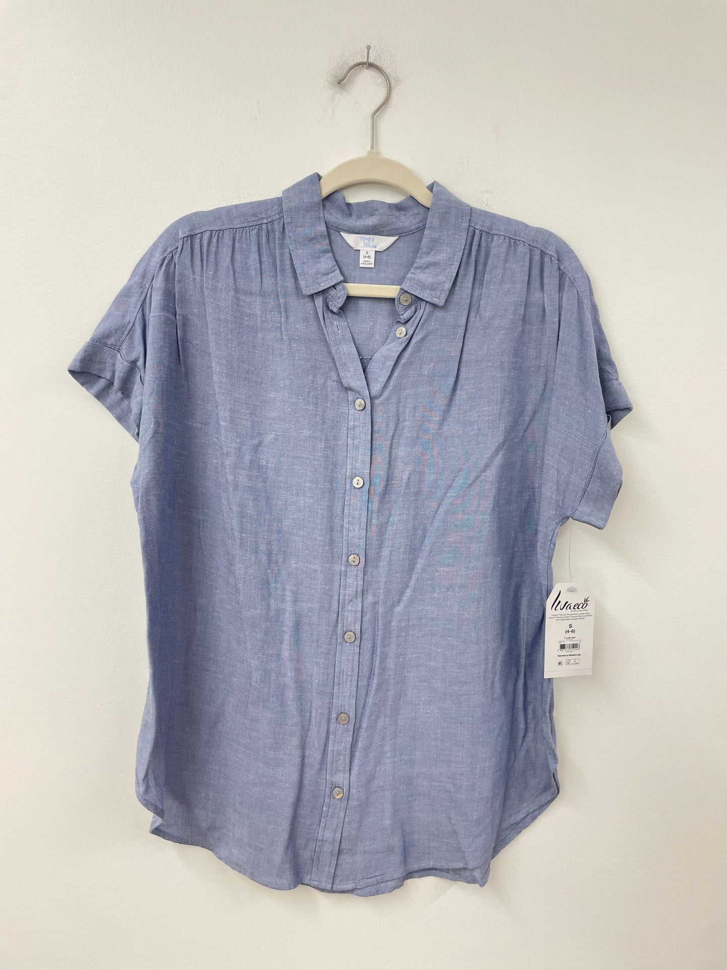Time and Tru button down short sleeve shirt Size S/ NWT