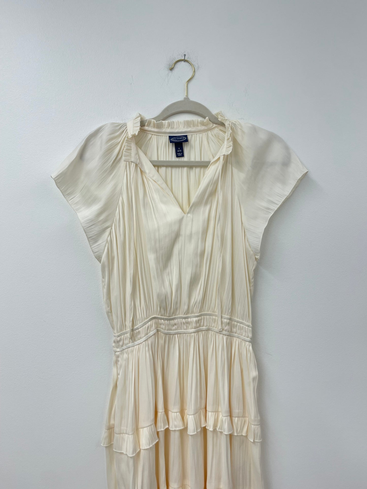 Scoop mini ruffle dress Size S / EUC