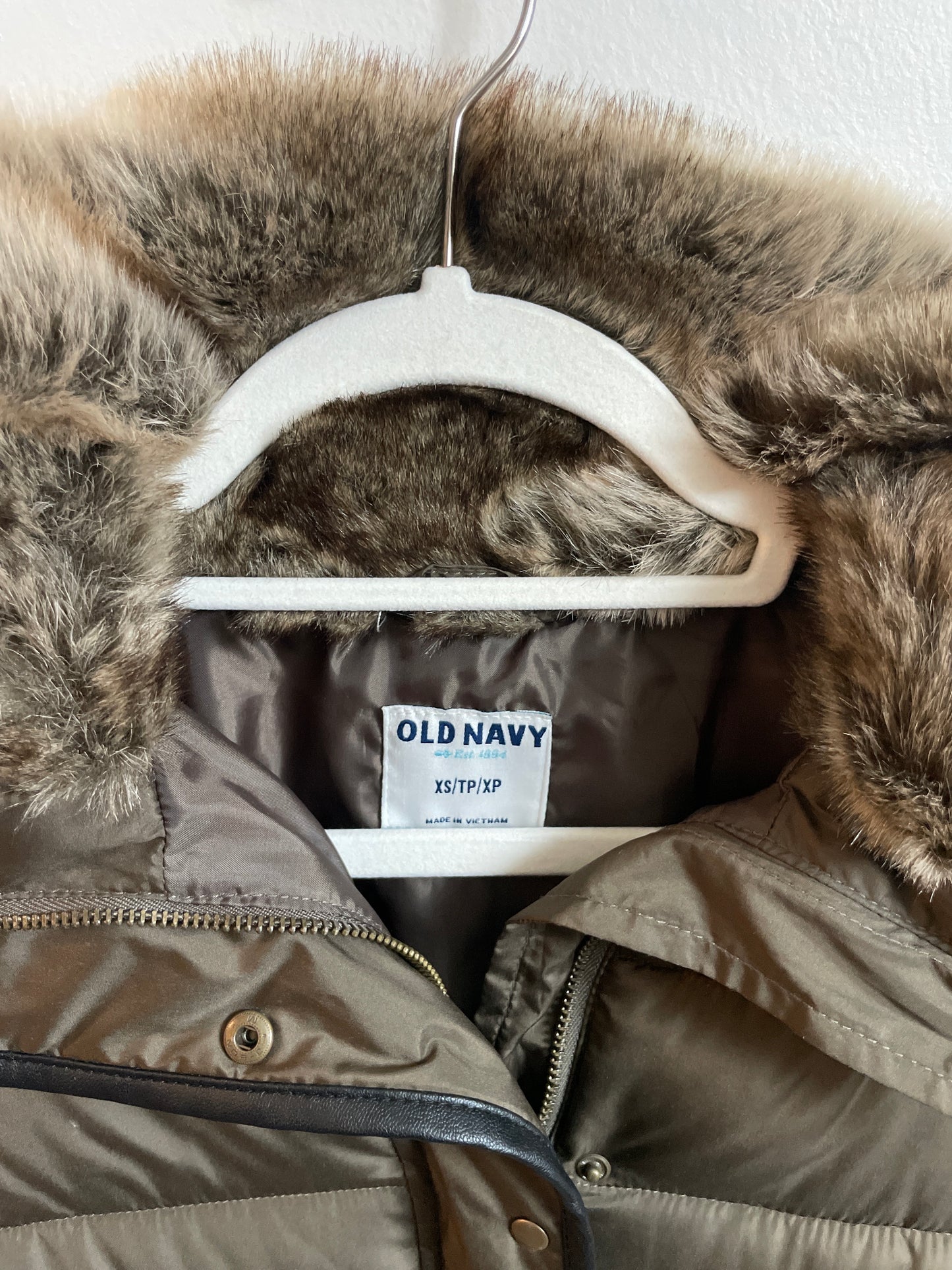 Old Navy puffer jacket Size XS \ EUC