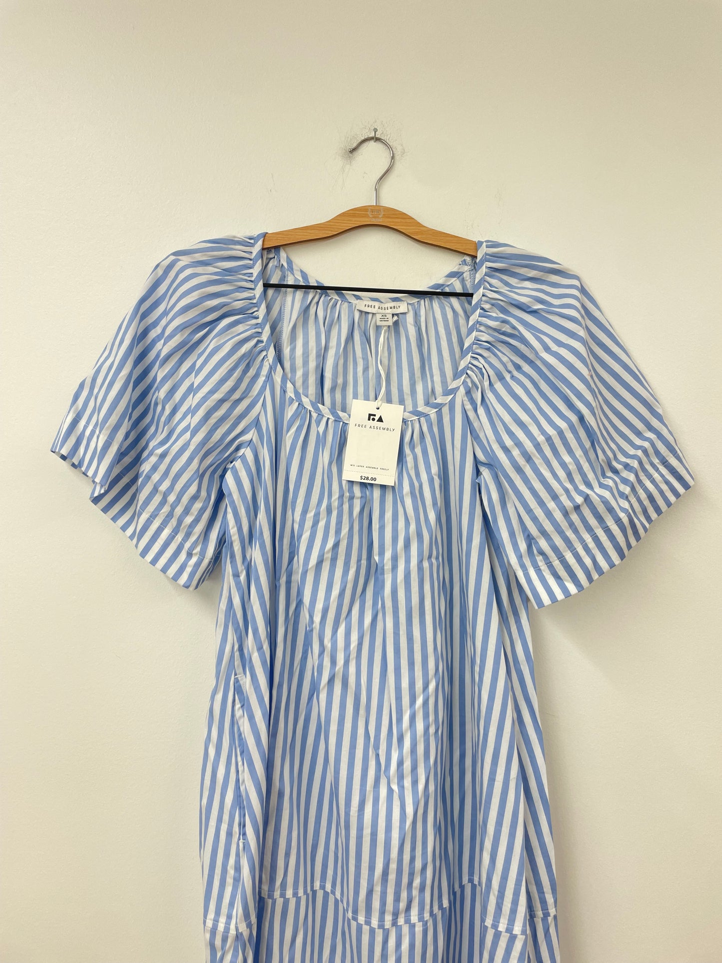 Free Assembly mini dress Size XS / NWT - fits like a small