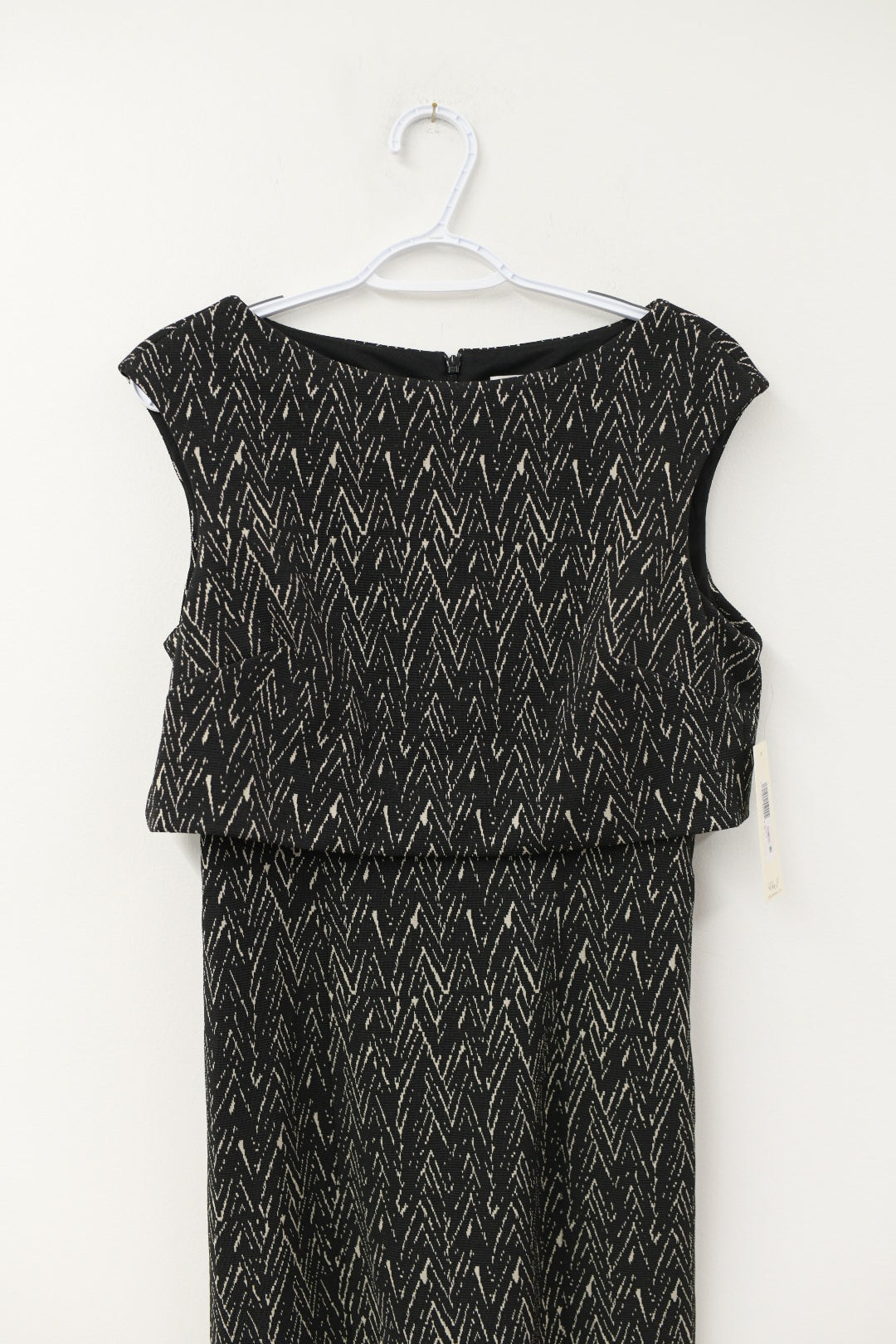 Eliza J. sleeveless midi dress Size 6/ NWT