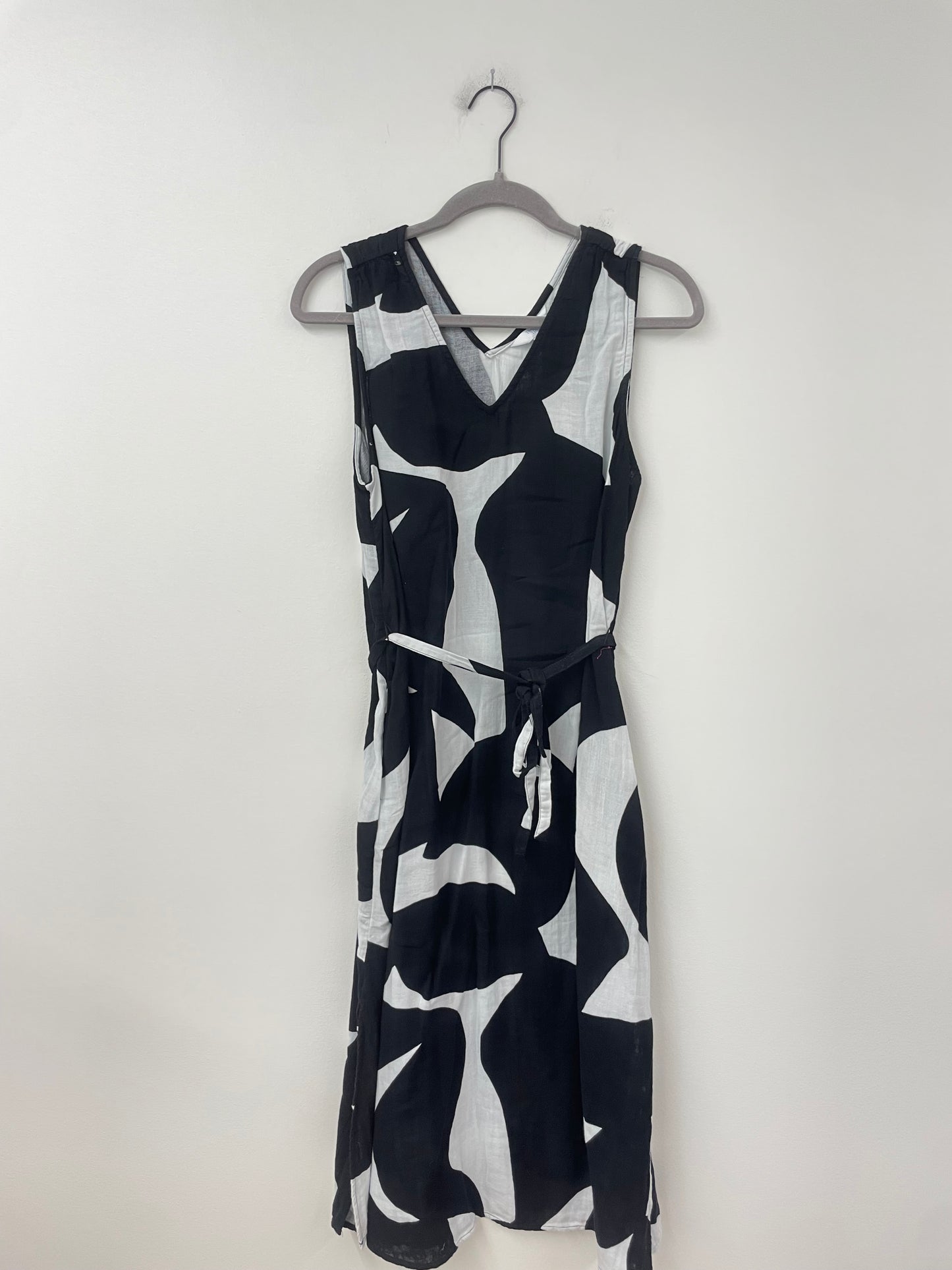 Time and Tru v-neck midi dress Size S/ NWT