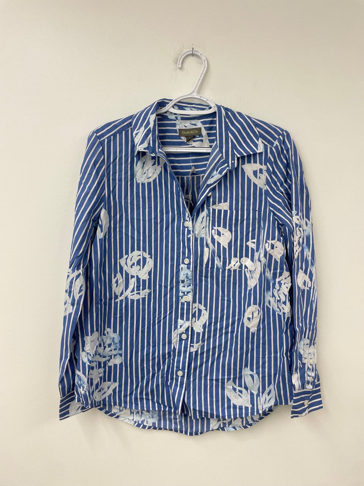 Style & Co. long sleeve button down blouse Size S / NWT