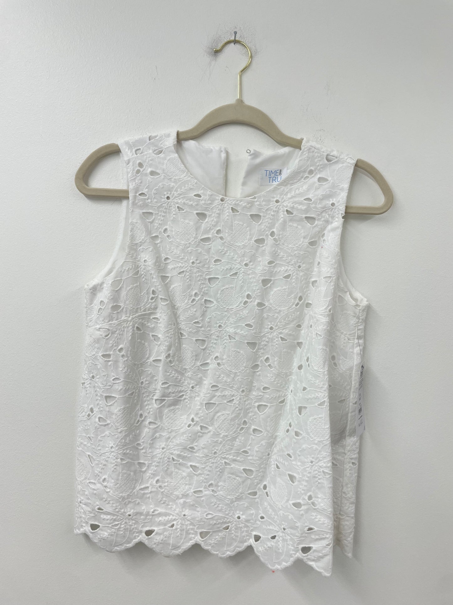 Time and Tru eyelet shell blouse Size XS / NWT
