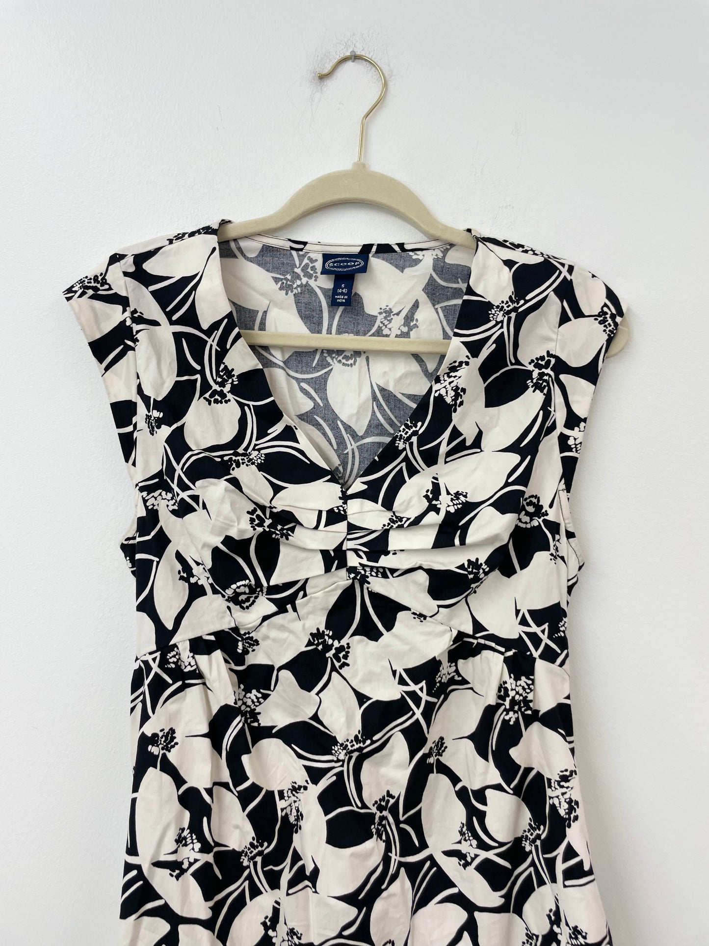Scoop v-neck poplin mini dress Size S / EUC