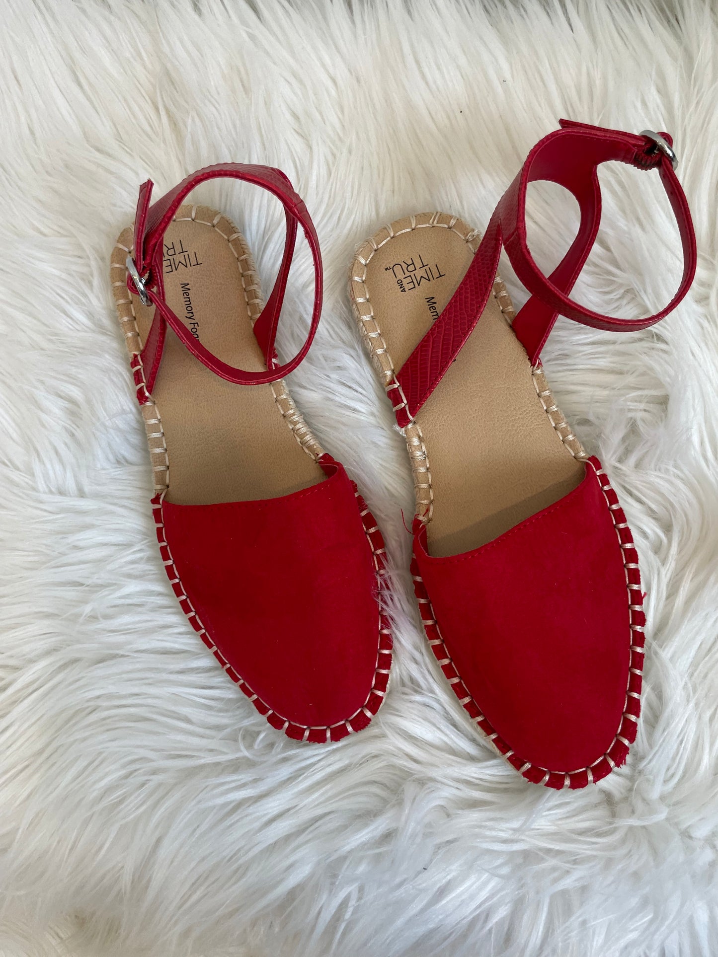 Time and Tru sandals Size 7