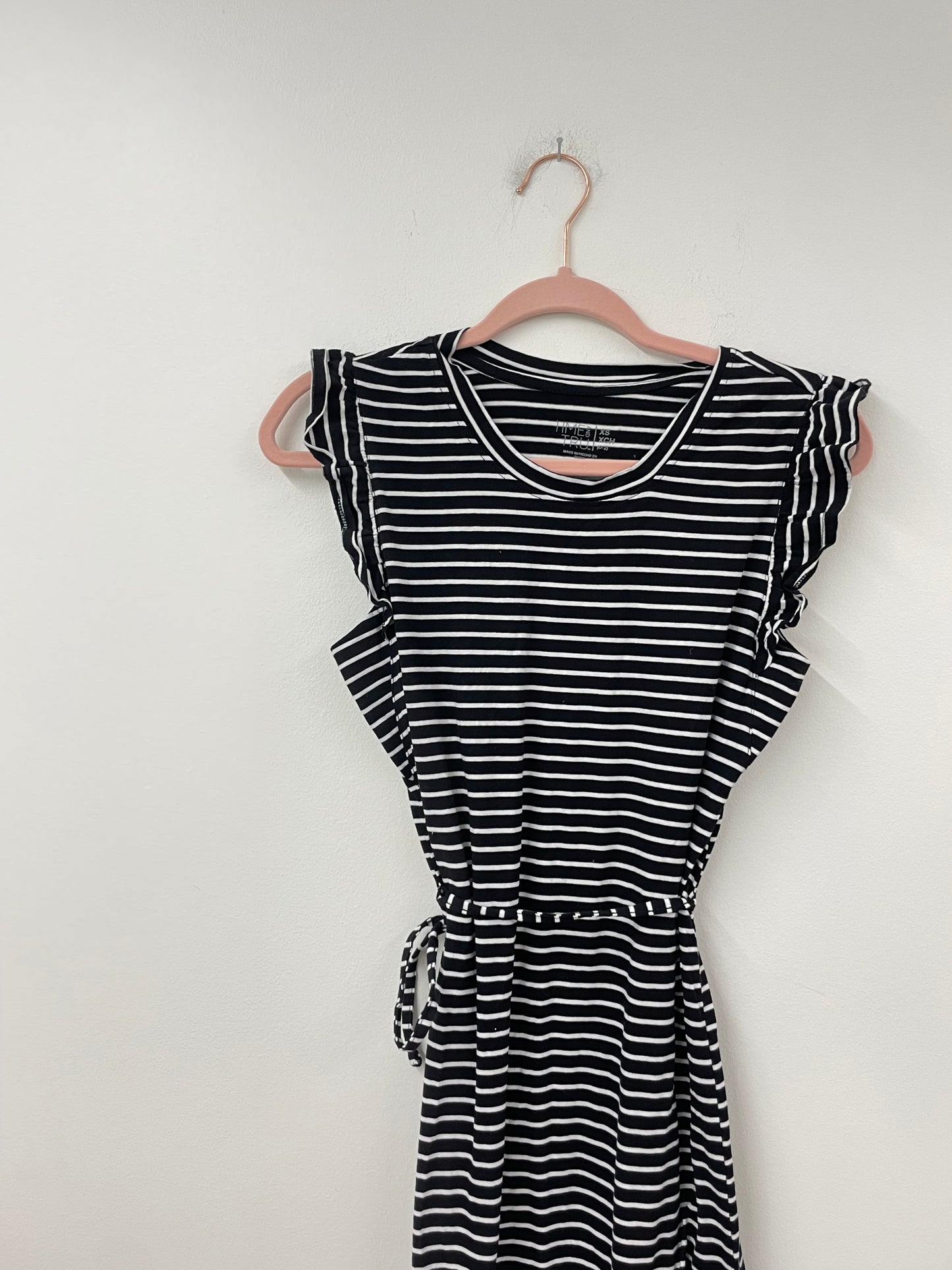 Time and Tru tie waist midi dress Size S / EUC