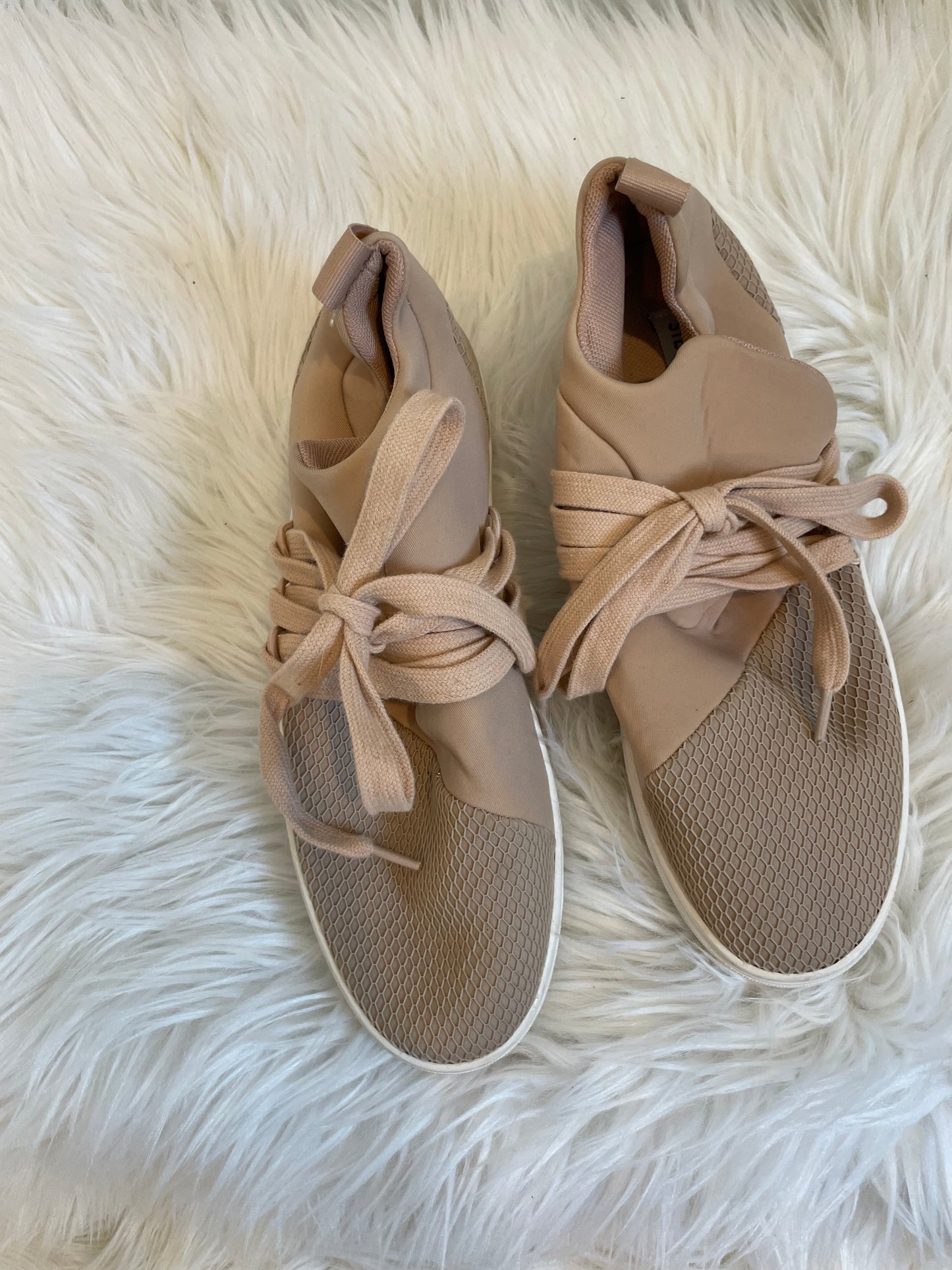 Steve Madden sneakers Size 7.5