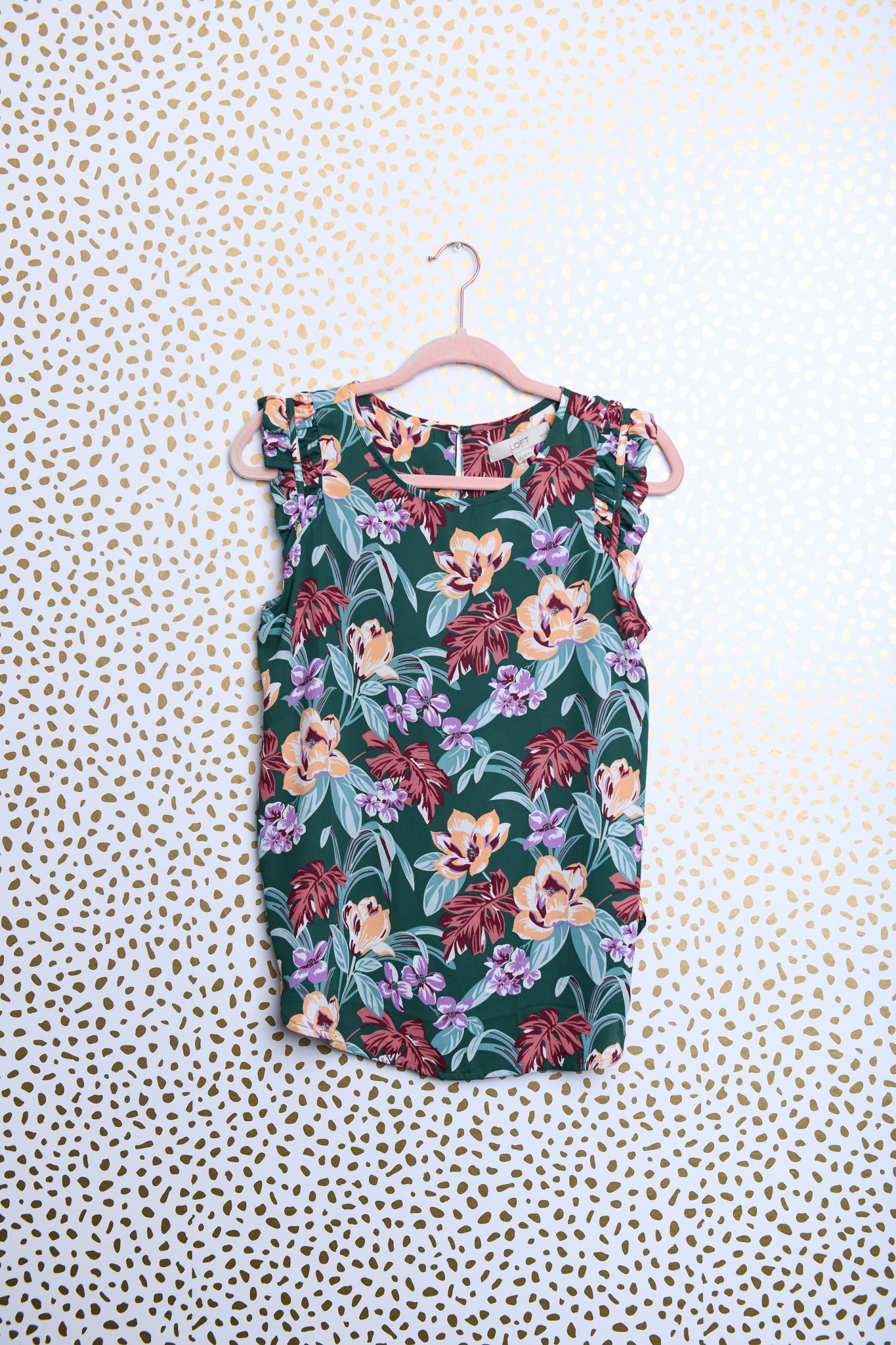 Loft floral tank with ruffled sleeves Size S \ EUC