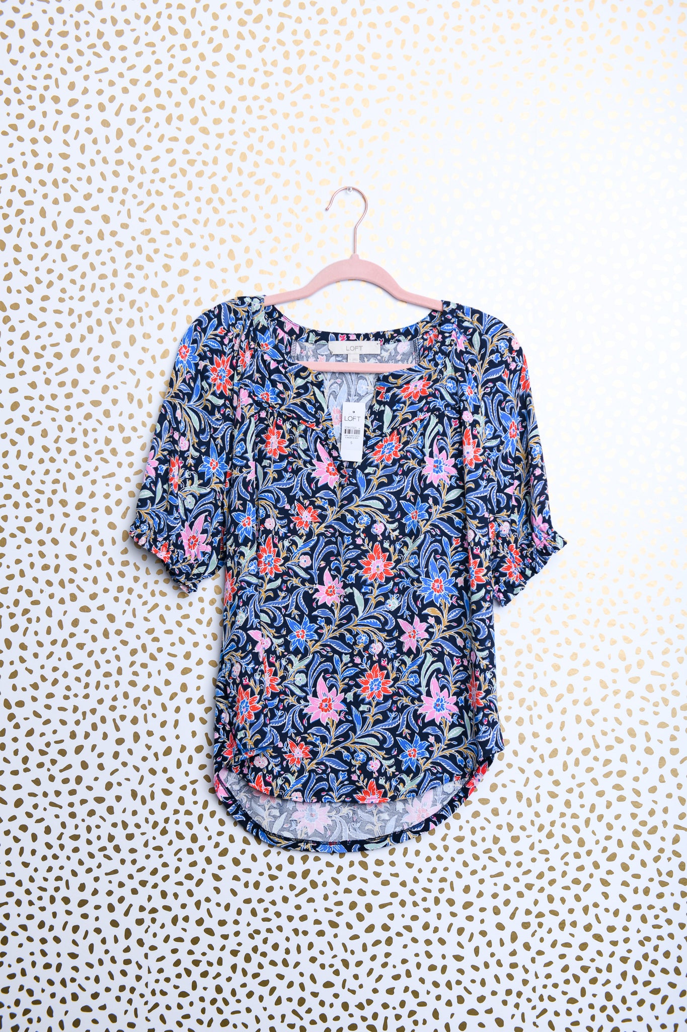 Loft floral v neck blouse Size S \ NWT