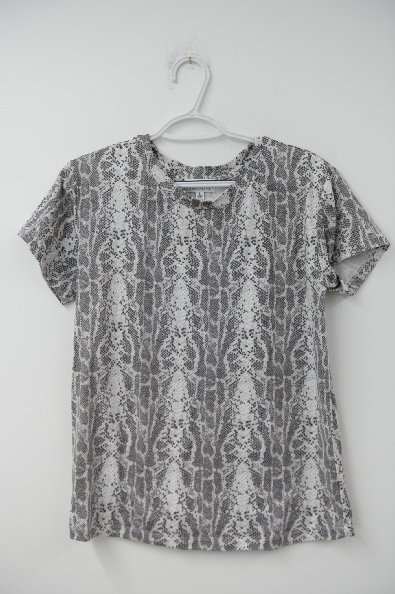 Socialite short sleeve shirt Size S / EUC