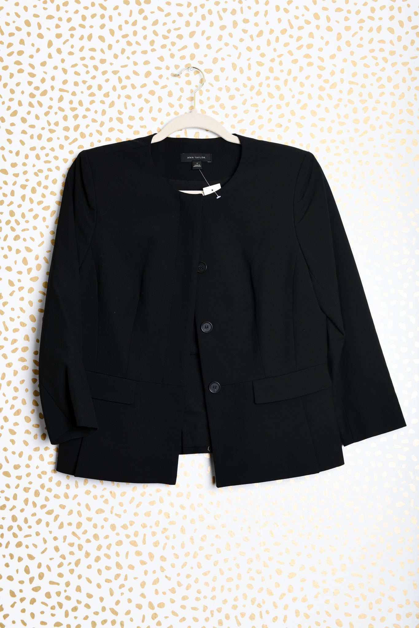 Ann Taylor blazer Size 4 / NWT