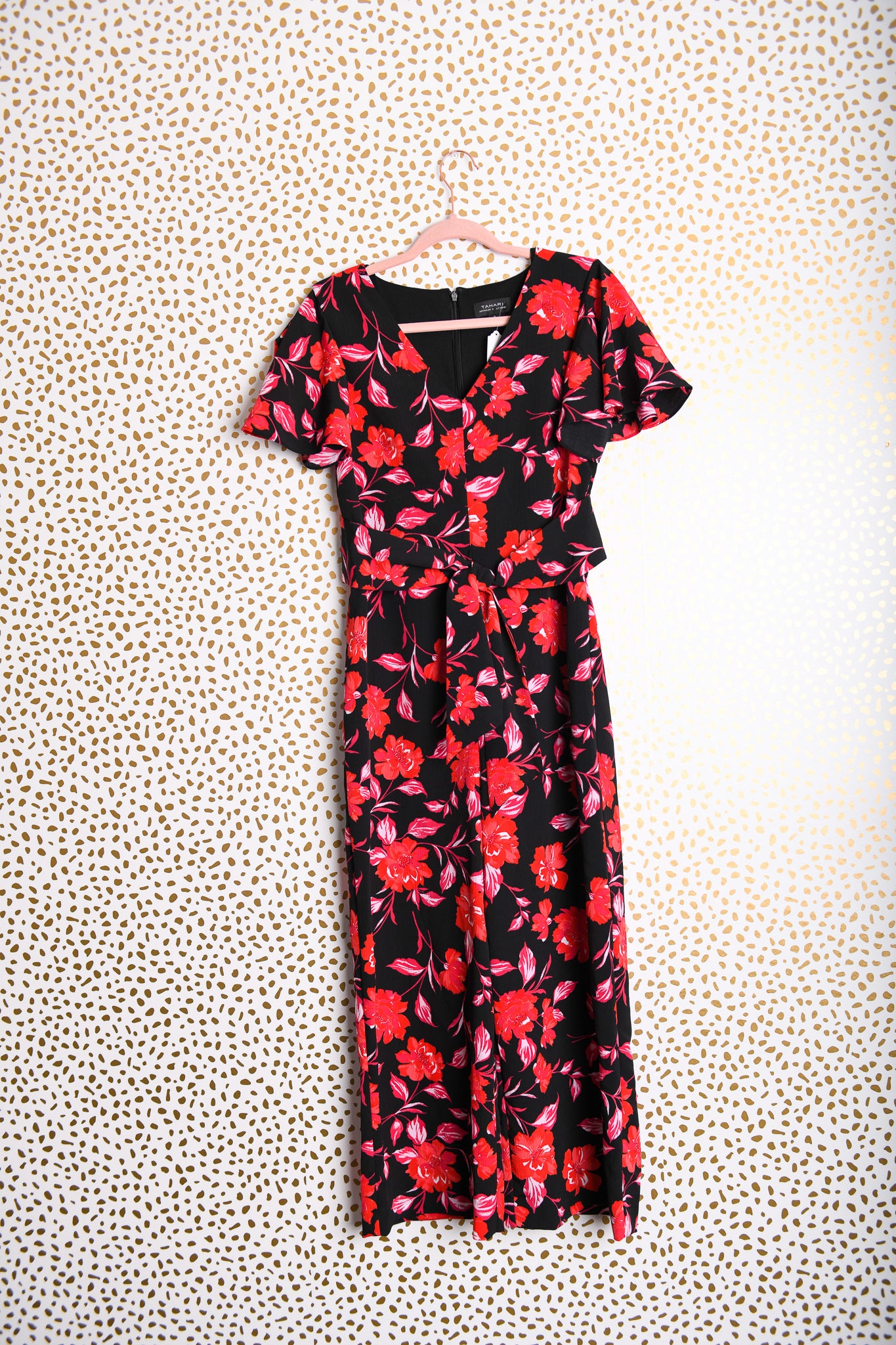Tahari short sleeve jumpsuit Size 6 \ EUC