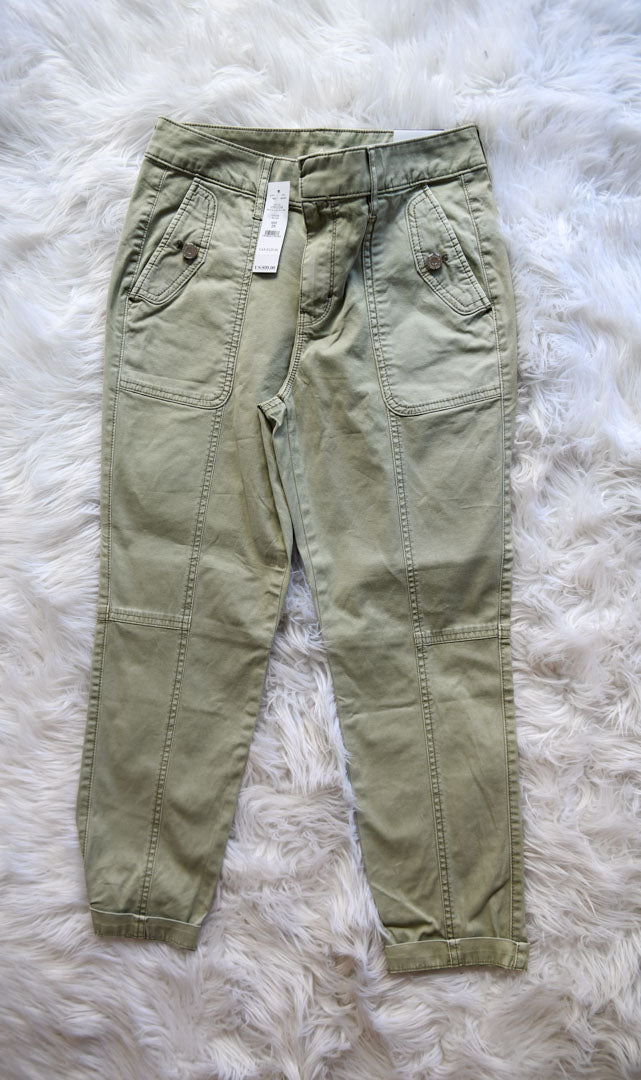 White House Black Market hr pret A jet slim ankle low rise Size 2S / NWT