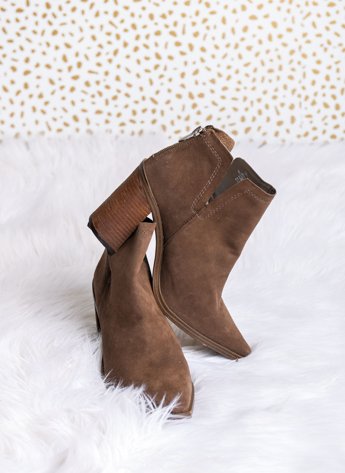 Vince Camuto Welland suede booties size 8