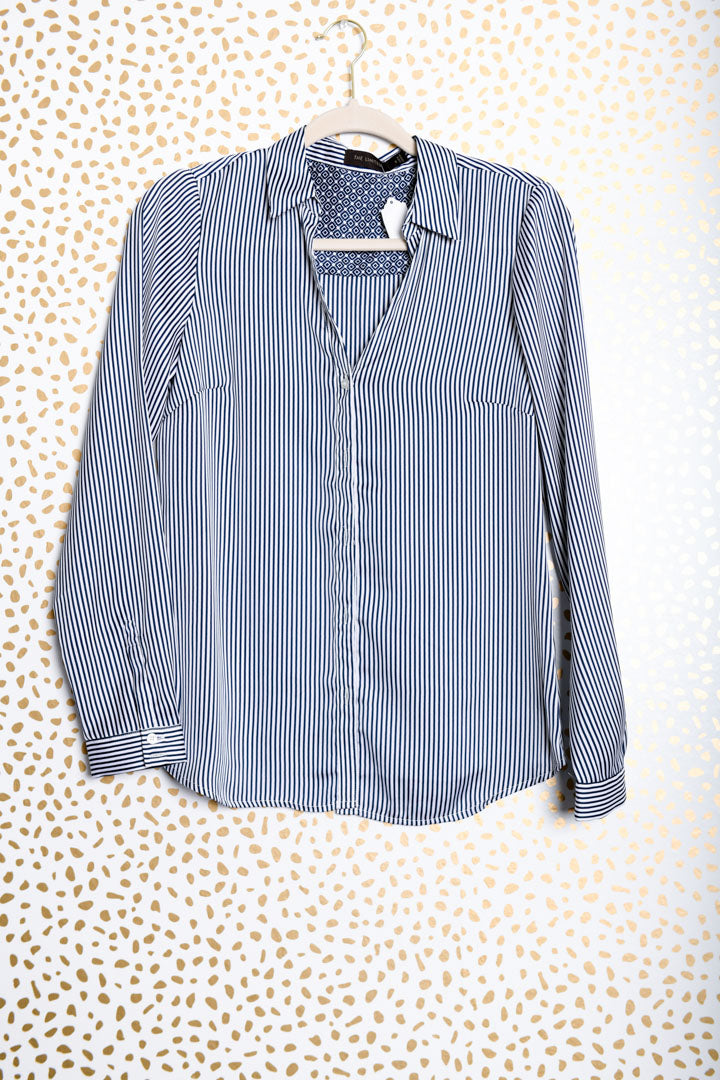 The limited long sleeve blouse Size S \ EUC