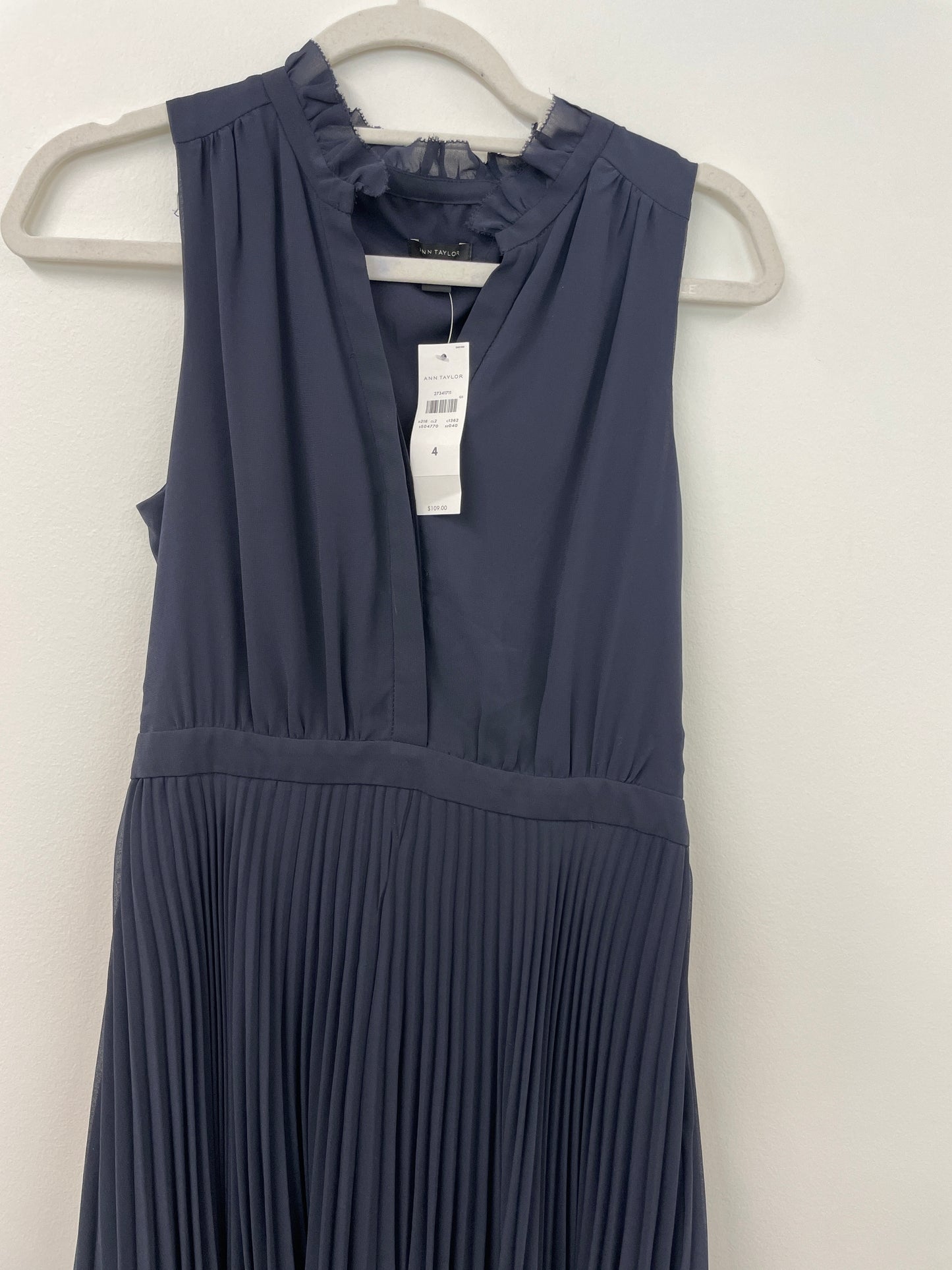 Ann Taylor sleeveless midi dress Size 4 / NWT
