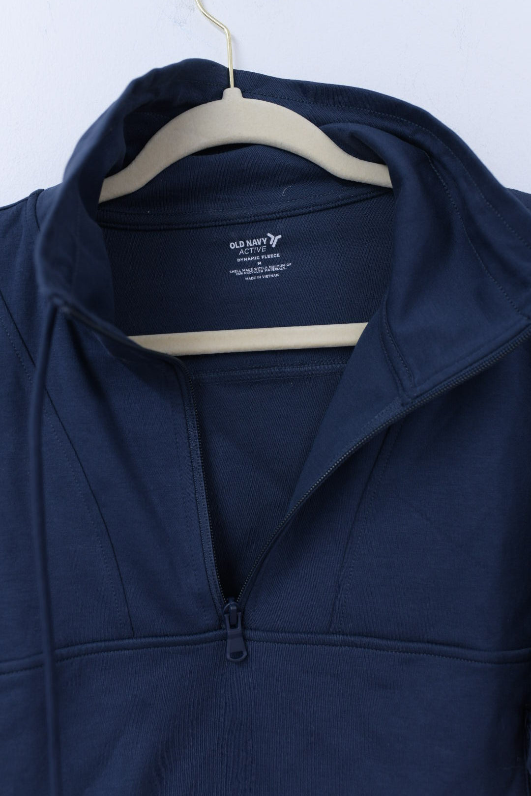 Old Navy pull over Size M / NWT