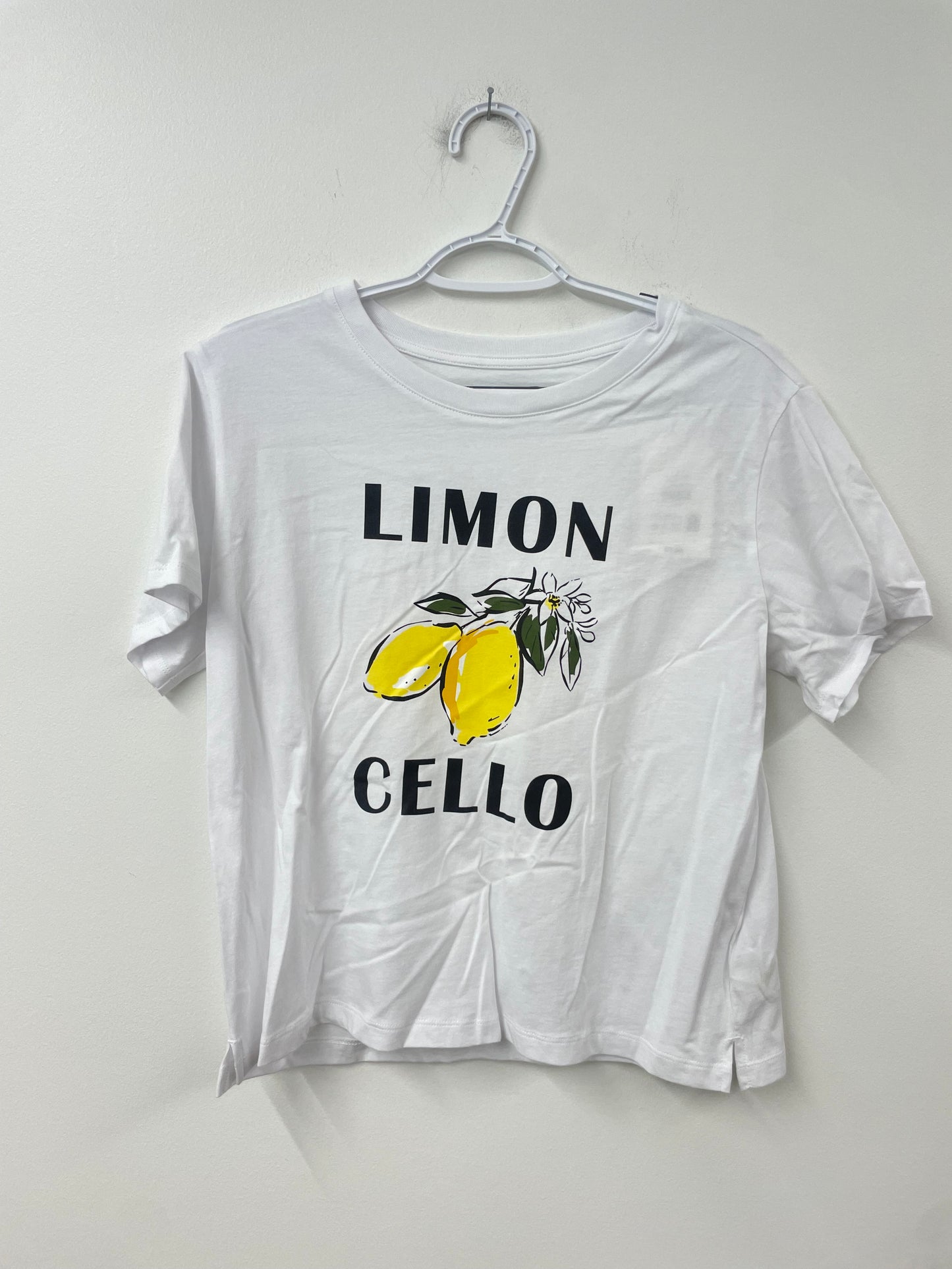 Free Assembly graphic crop tee Size M/ NWT