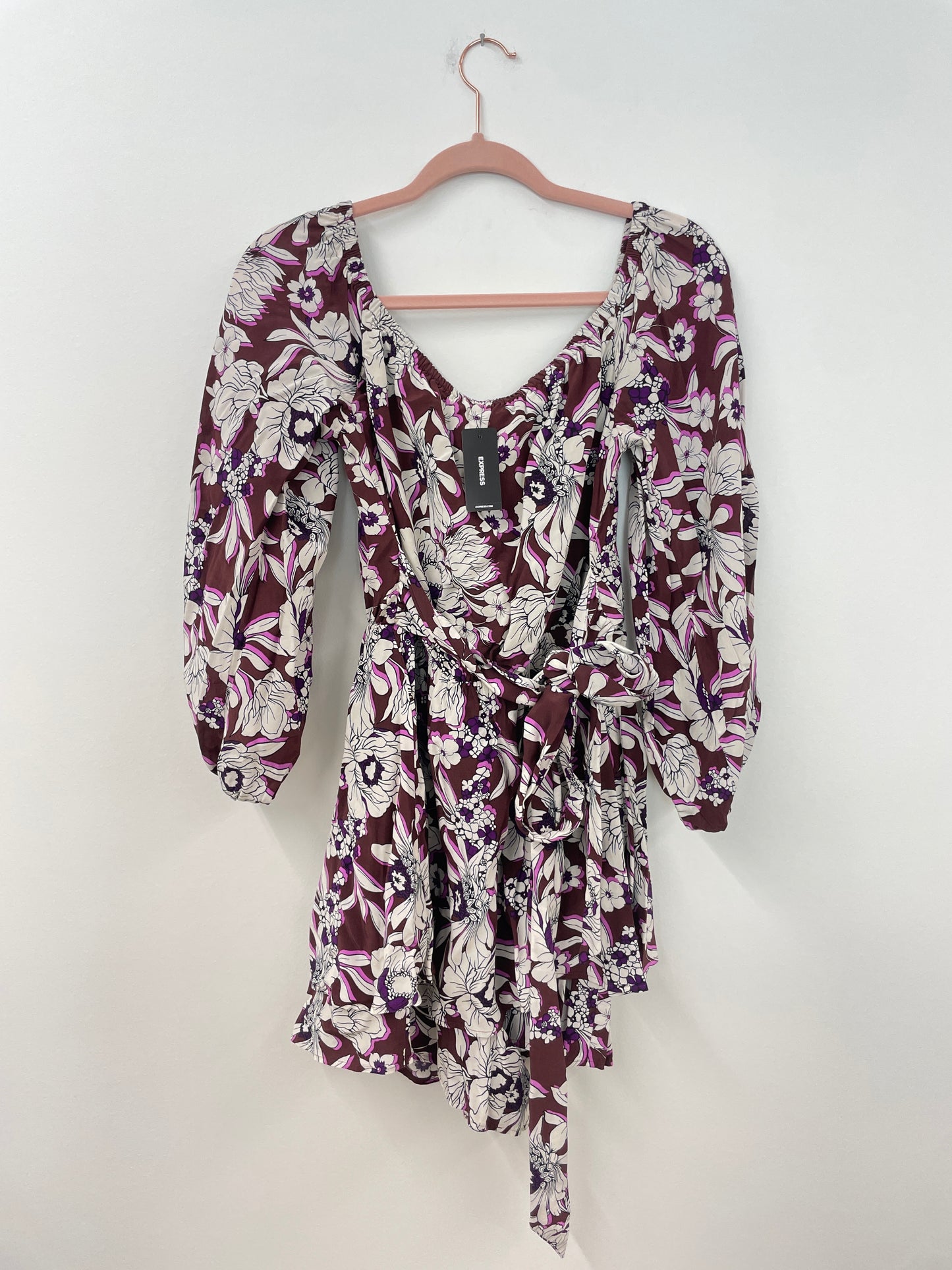 Express long sleeve romper Size M / NWT
