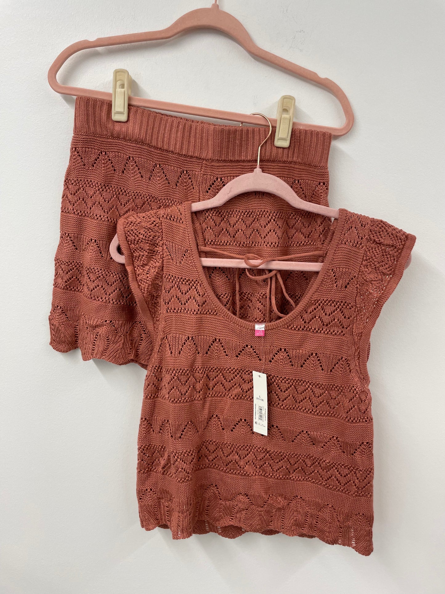 No Boundaries crochet short set Size L / NWT