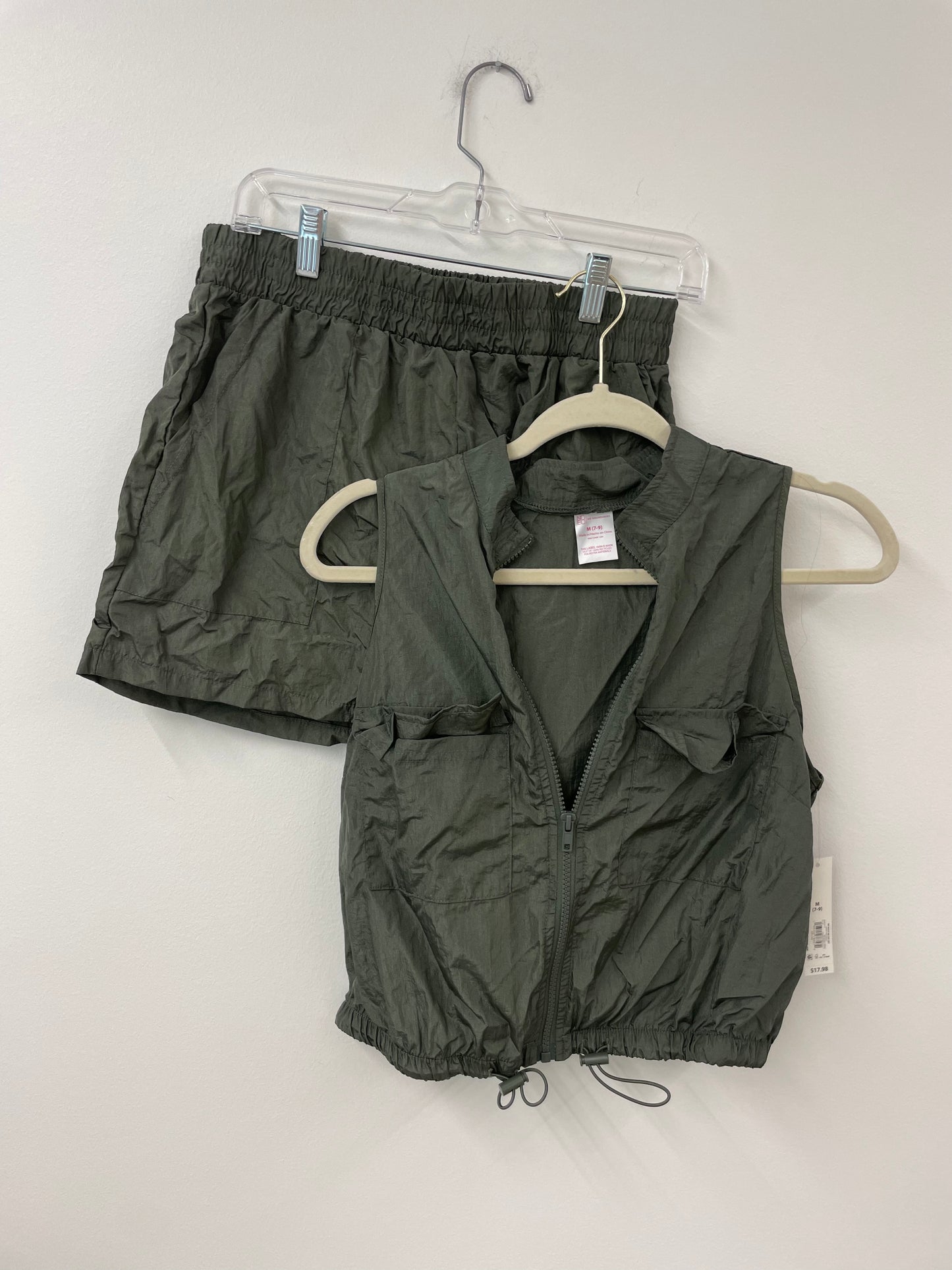 No Boundaries parachute vest/short set Size M / NWT