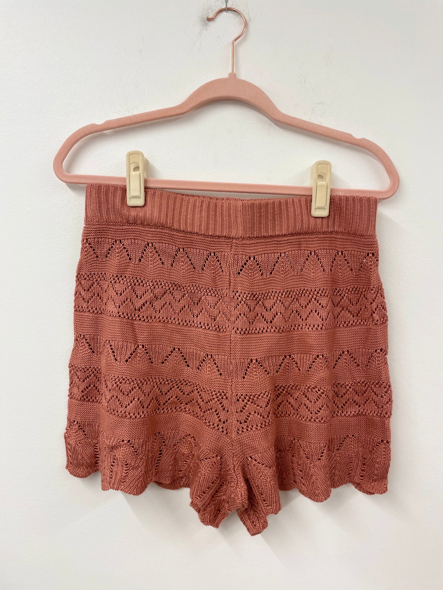 No Boundaries crochet short set Size L / NWT