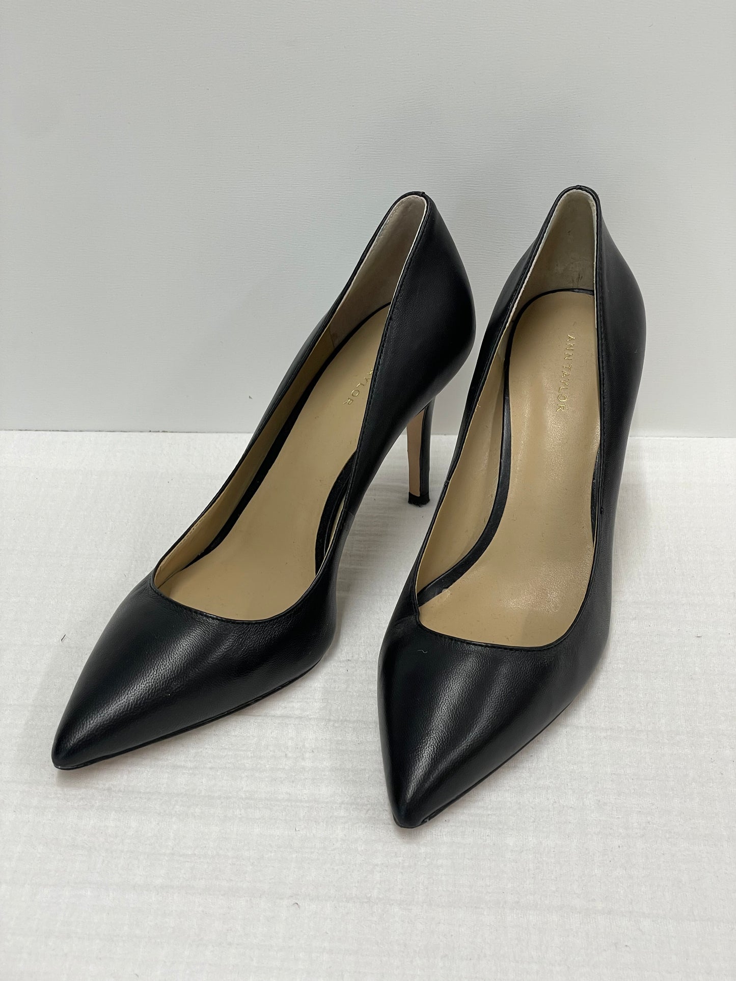 Ann Tayler Mae leather pumps Size 7.5 / NWOT