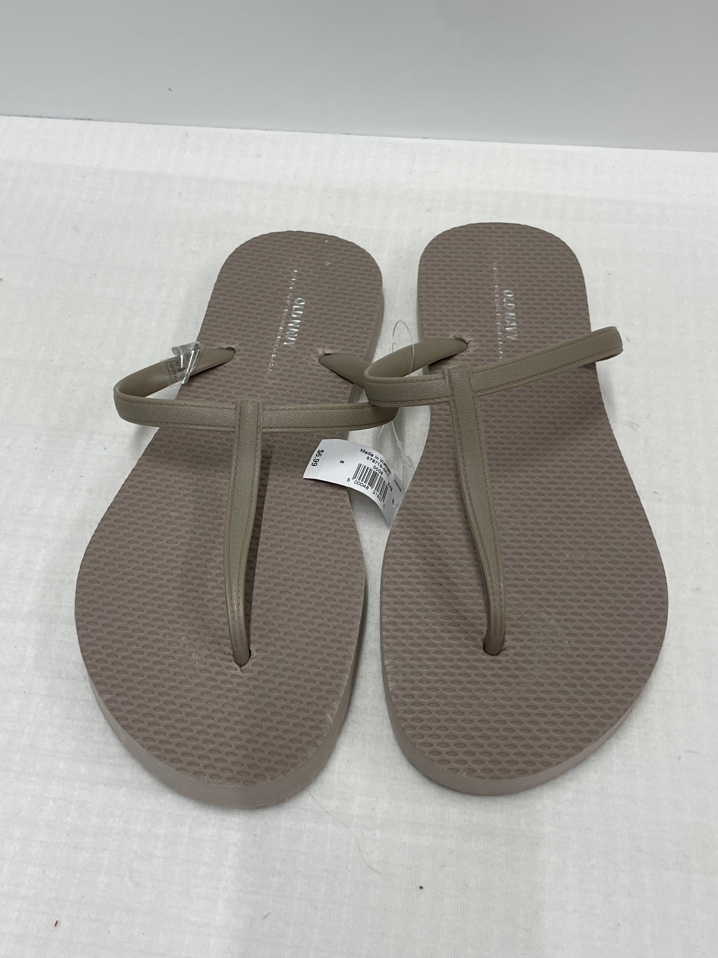 Old navy flip flops Size 8 / NWT