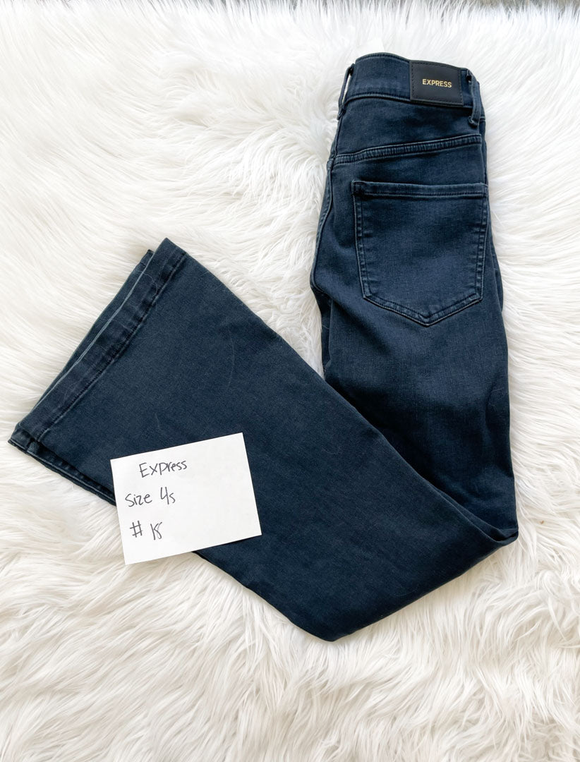 Express flare jeans Size 4s /NWT