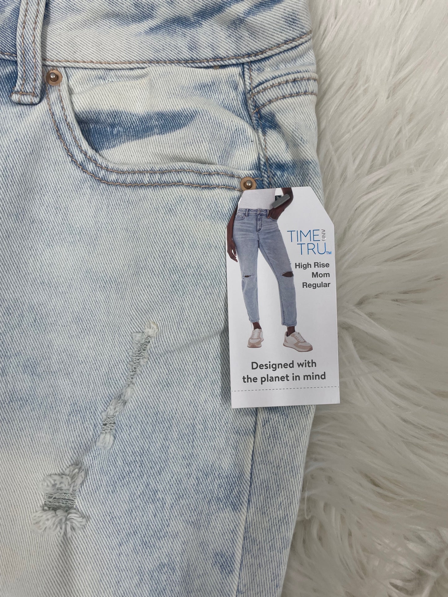 Time and Tru high rise mom jeans Size 2 \NWT