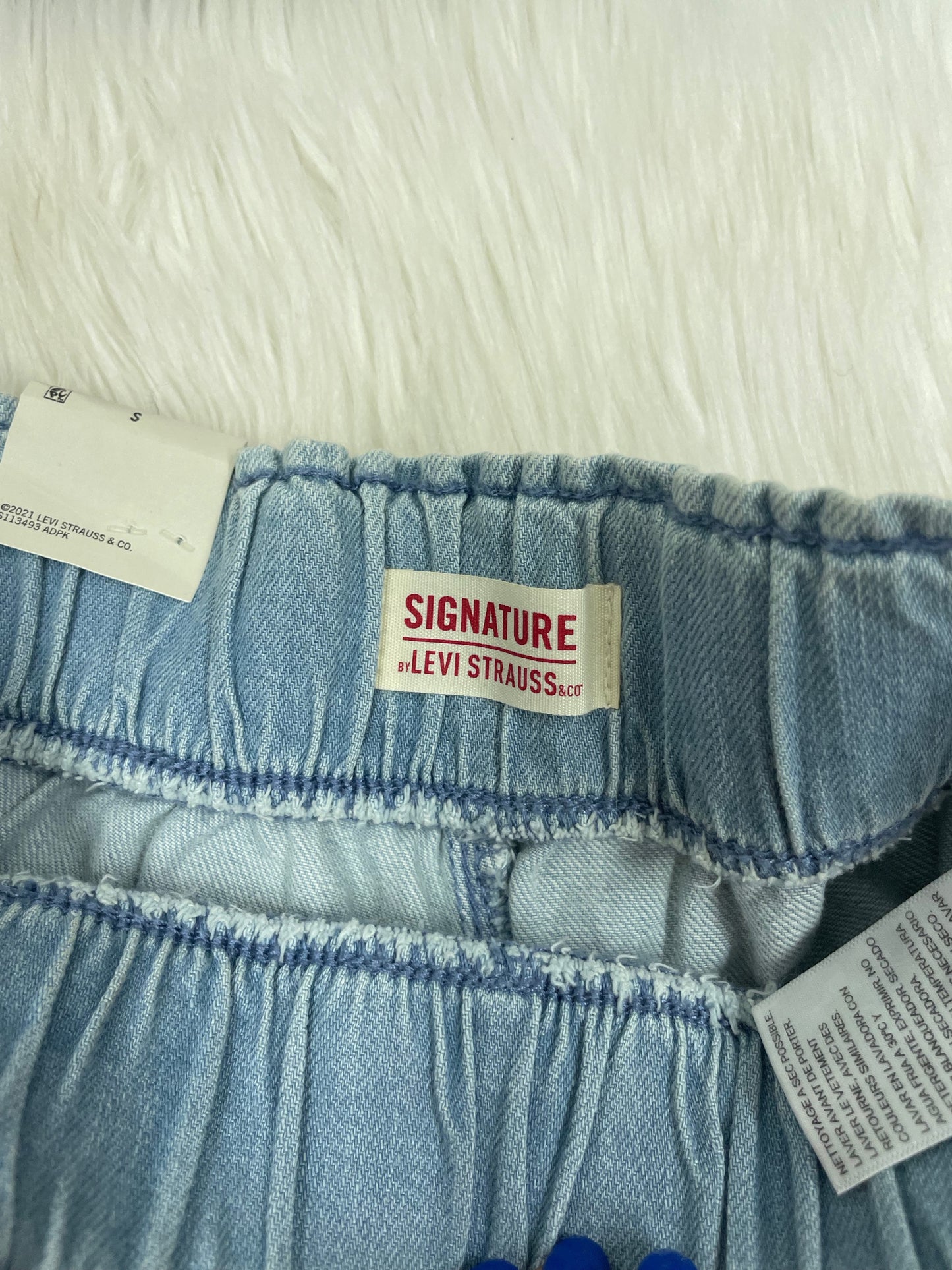 Signature Levi Strauss stretchy waist band flowy jeans Size S \ NWT