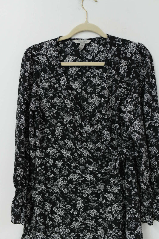 Nine eight long sleeve mini dress Size M /EUC