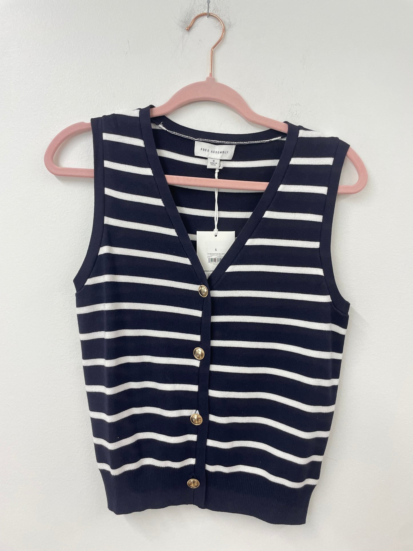 Free Assembly v neck button vest sweater Size S / NWT